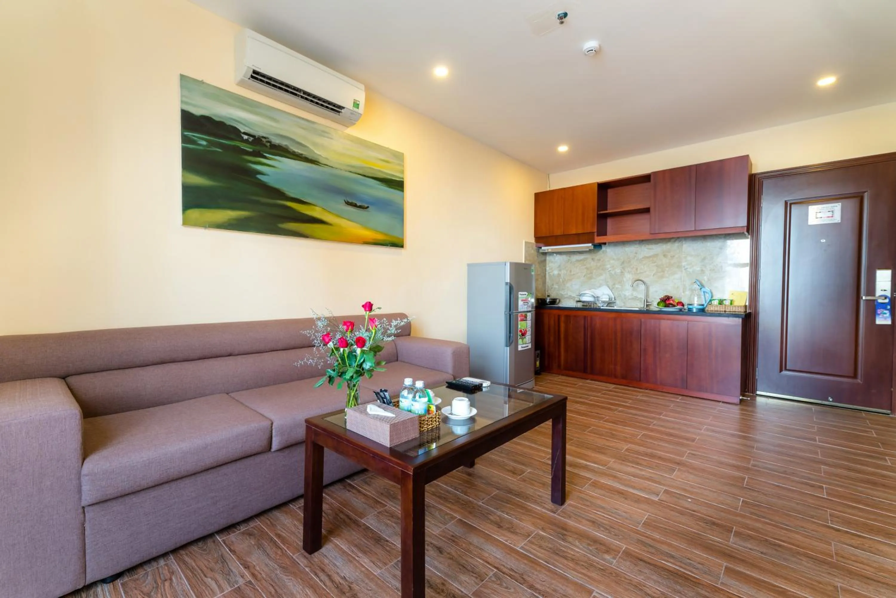 Kitchen or kitchenette in Nhat Minh Hotel and Apartment