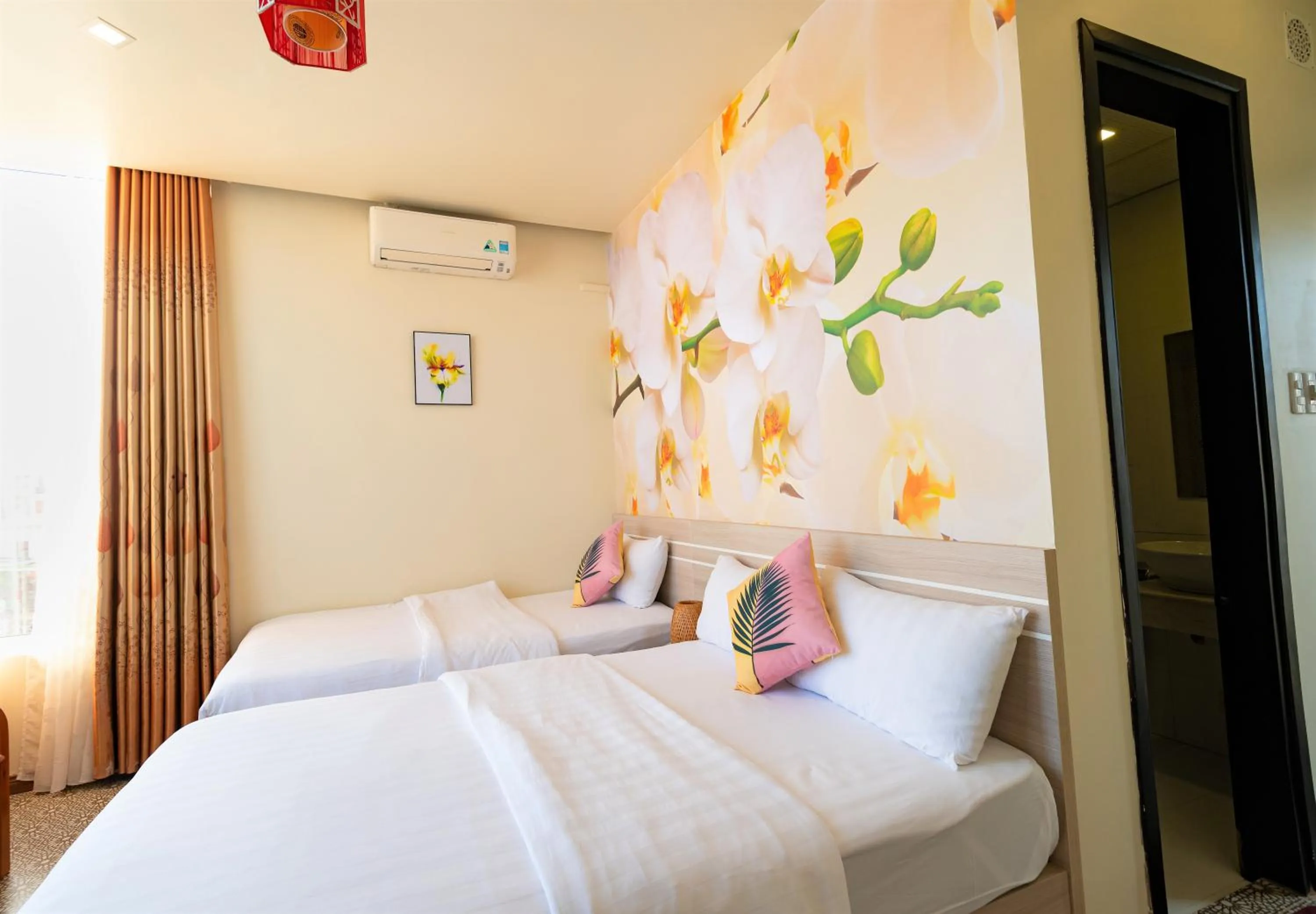 Bed in Flora Hotel Hue