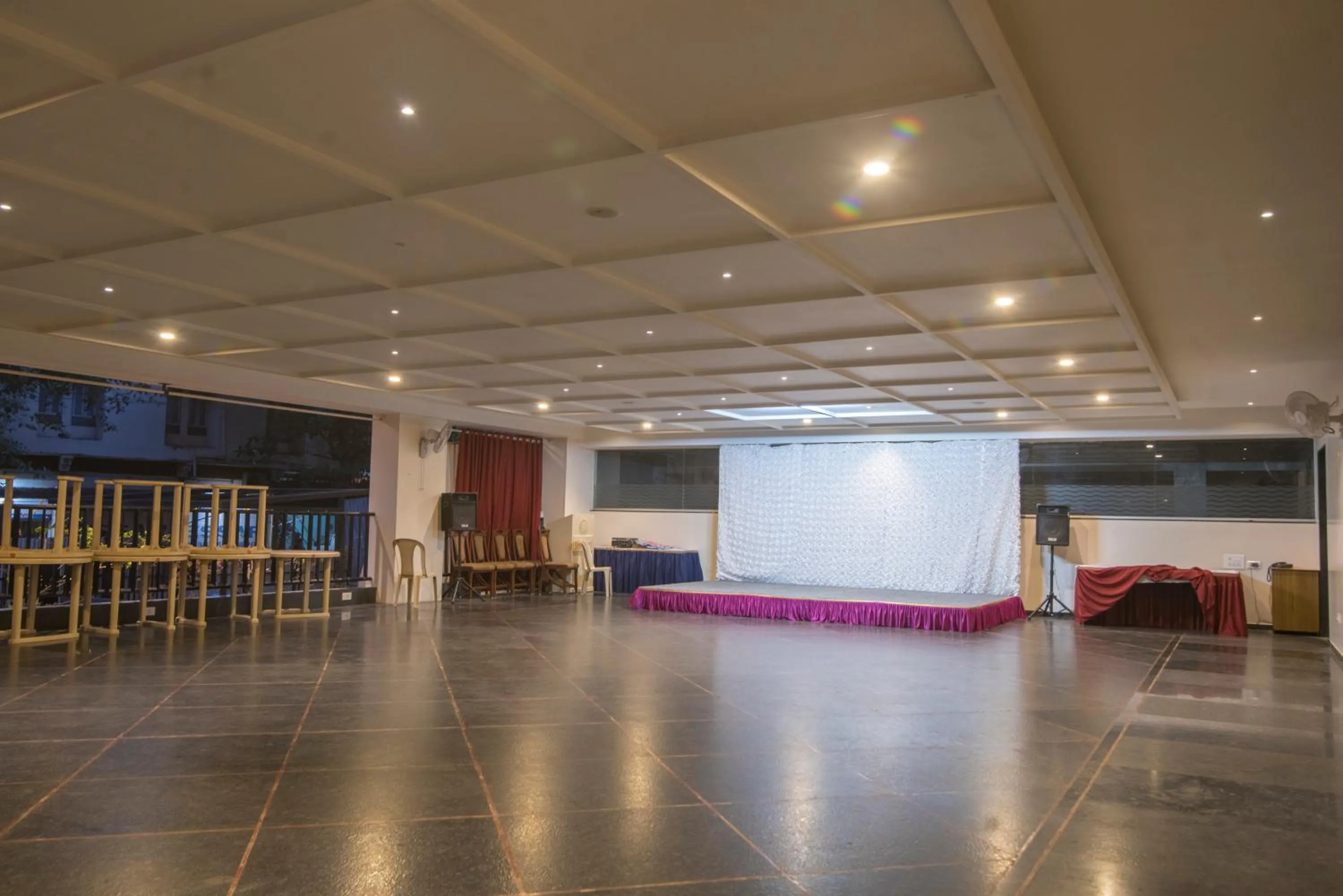 Business facilities in Hotel Ayodhya