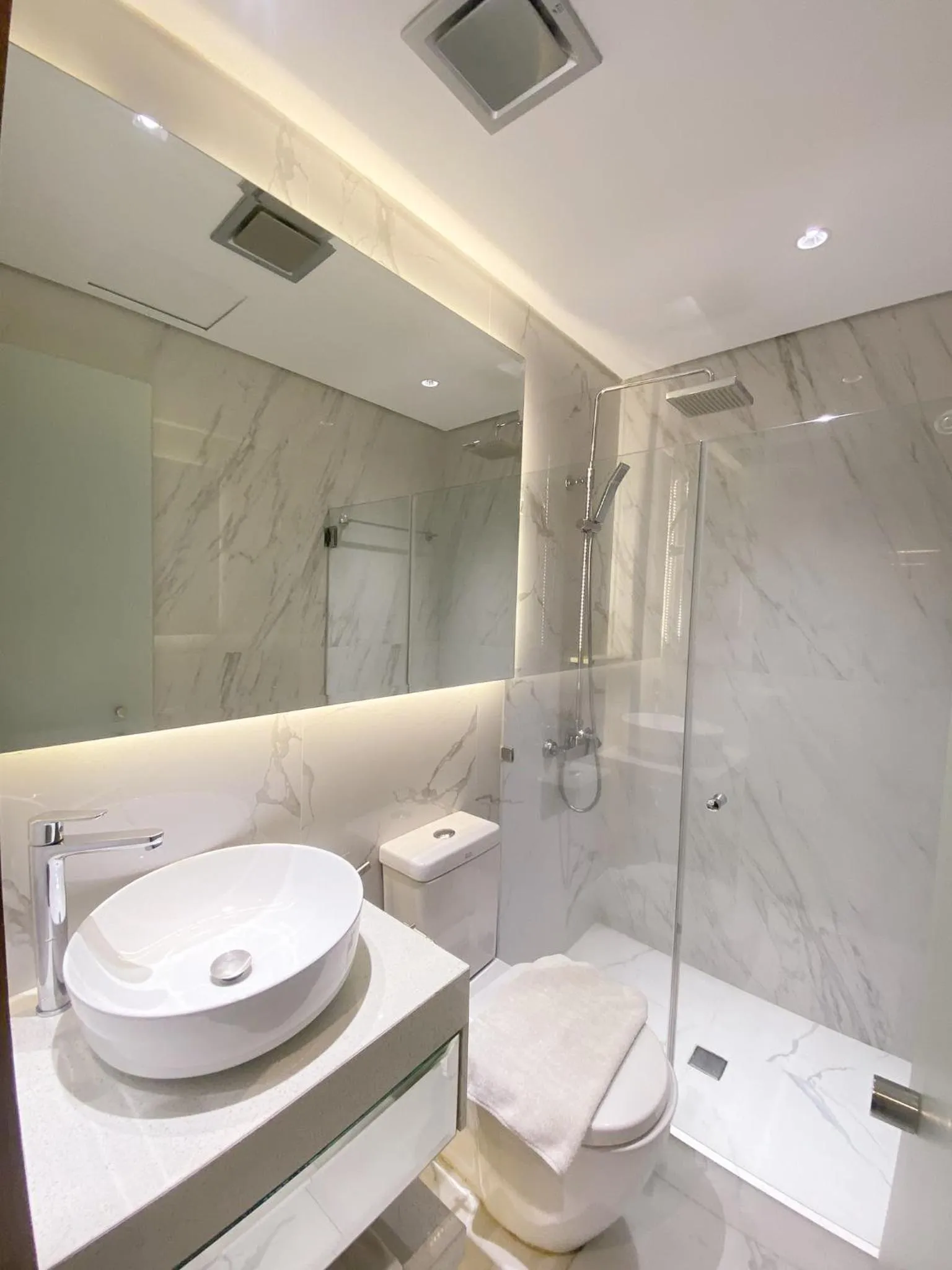 Shower in Ironwood Hotel