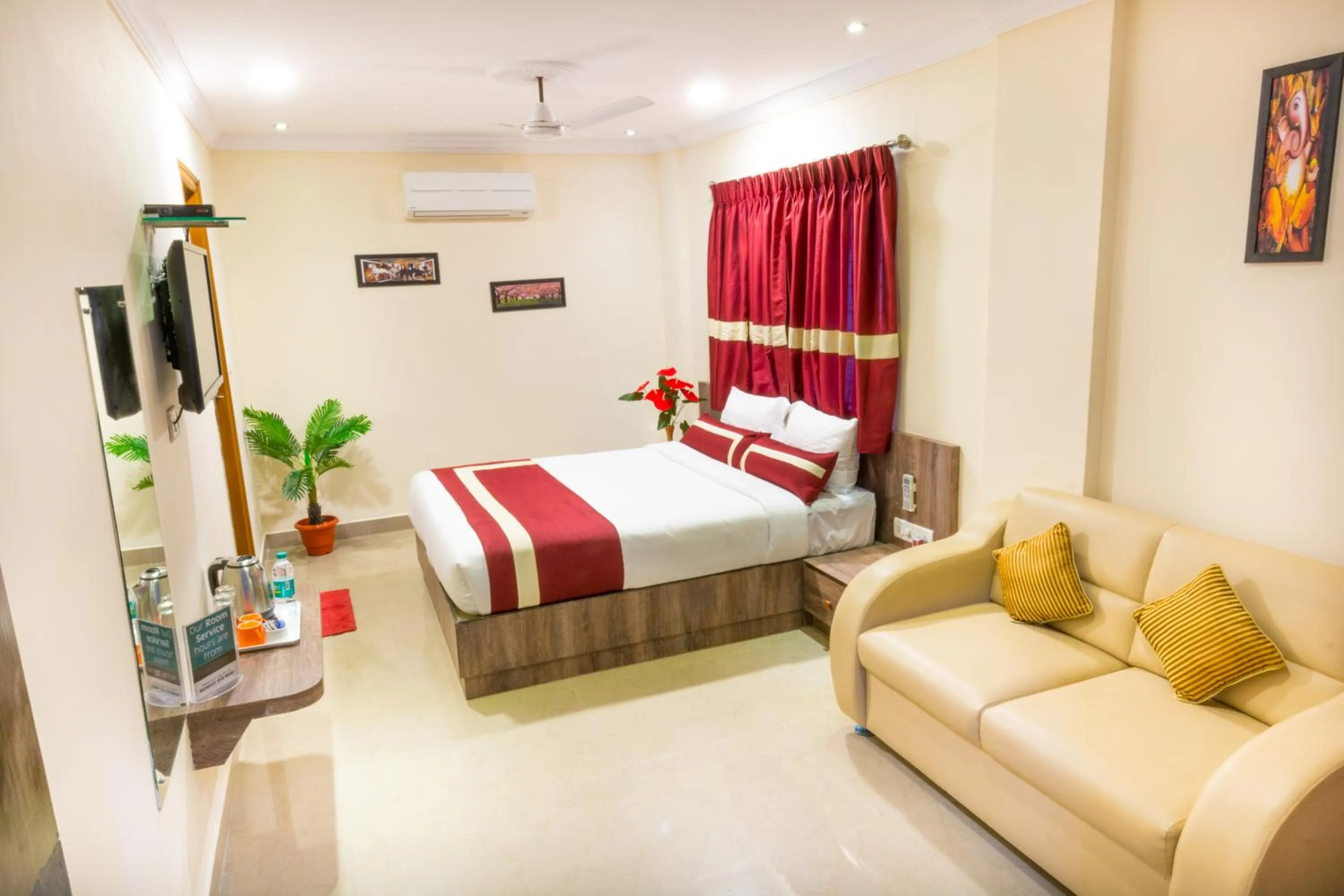 Photo of the whole room, Bed in Octave Hotel and Spa - JP Nagar