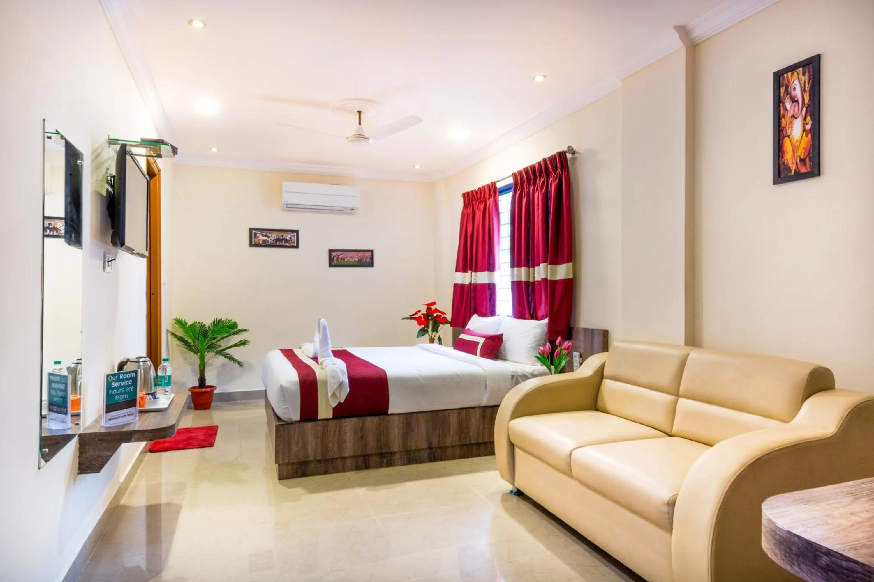 Photo of the whole room, Bed in Octave Hotel and Spa - JP Nagar