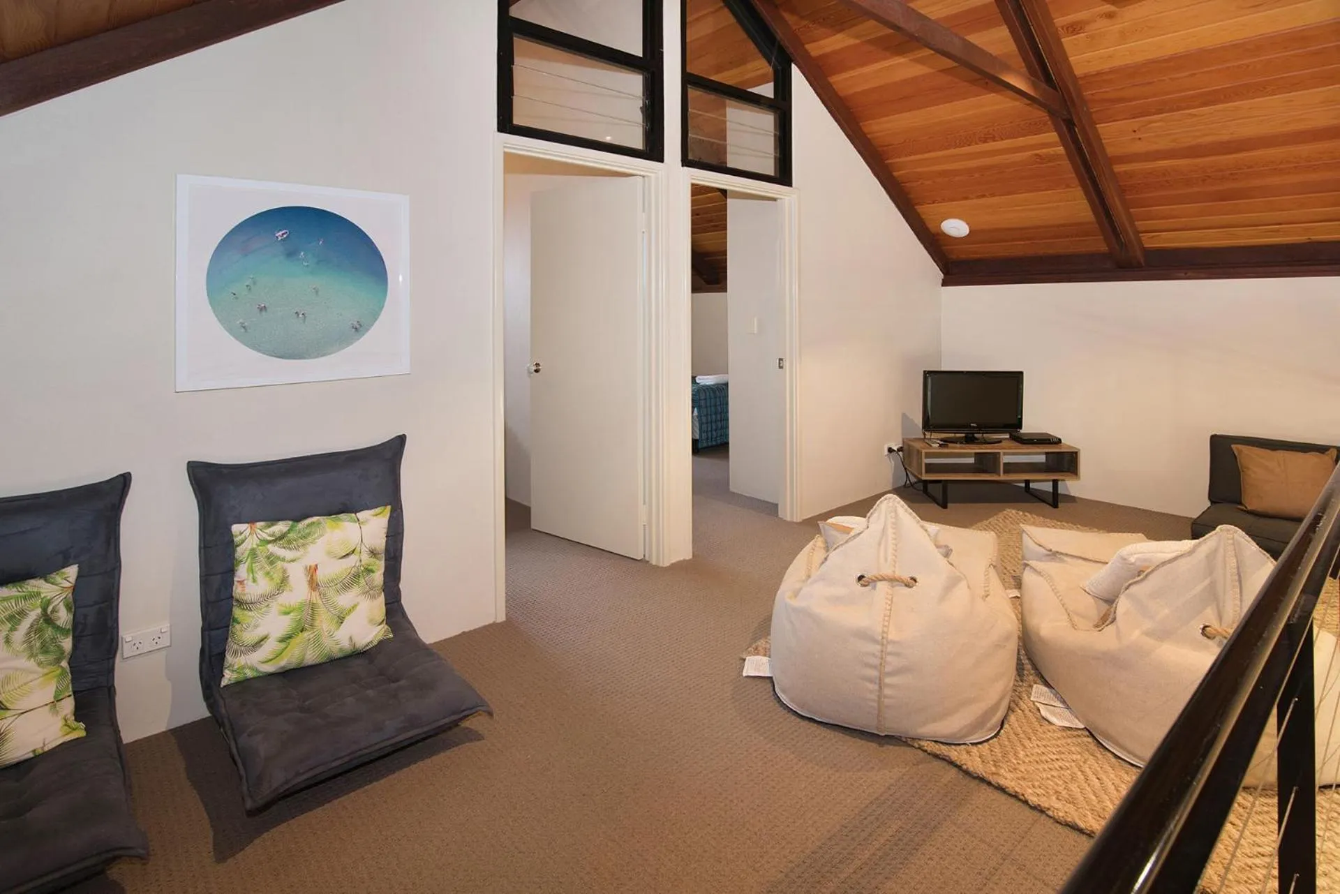 TV and multimedia in Dunsborough Beach Cottages