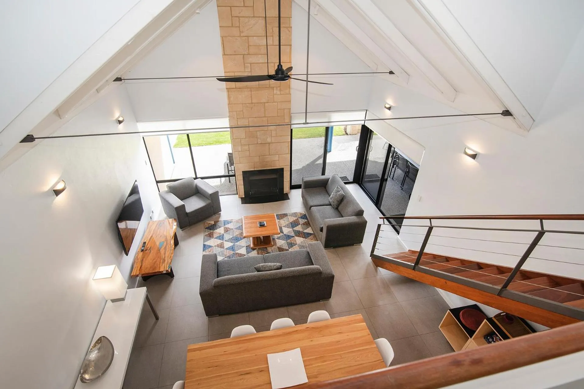 Communal lounge/ TV room in Dunsborough Beach Cottages