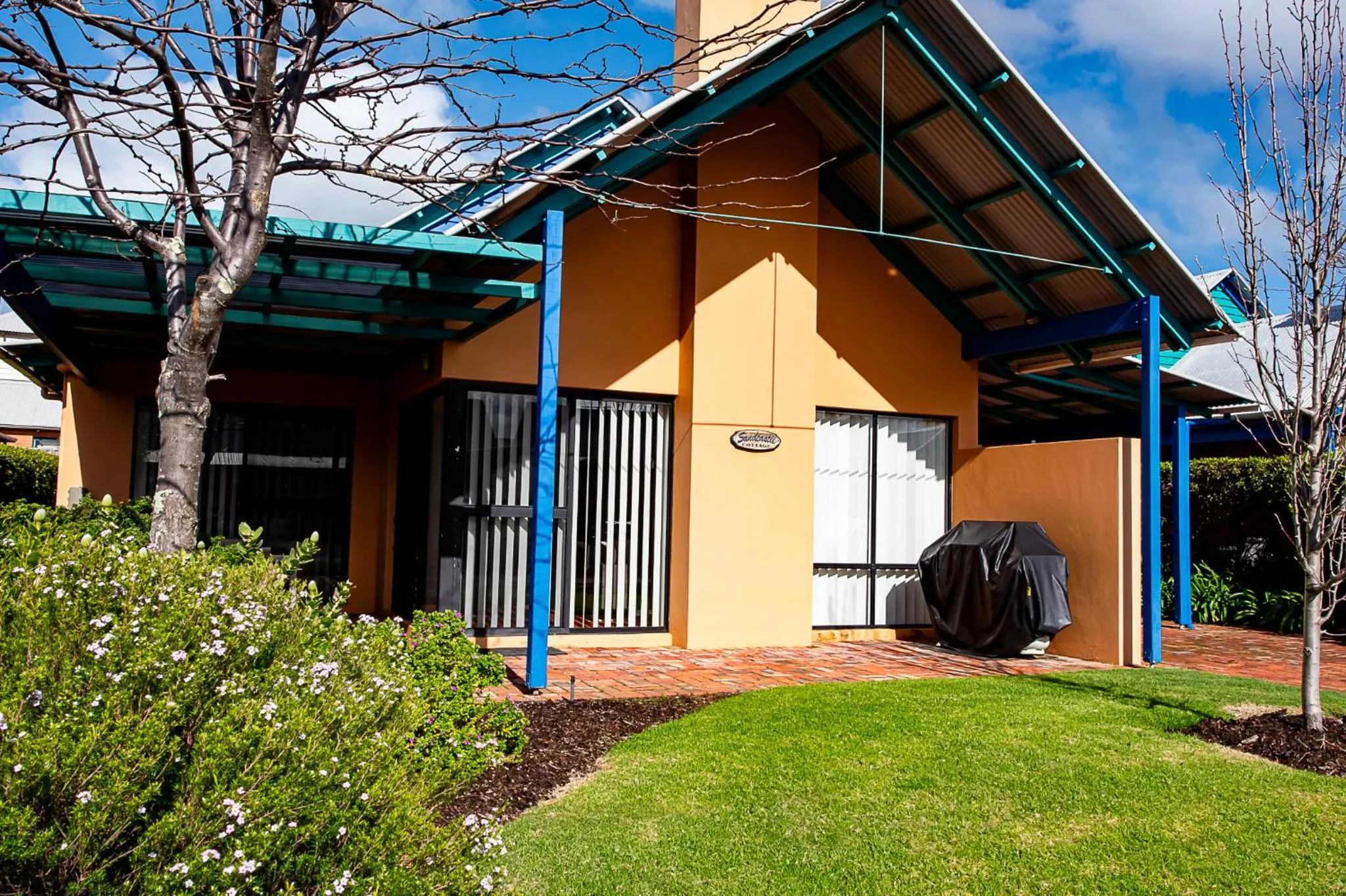 Garden view in Dunsborough Beach Cottages