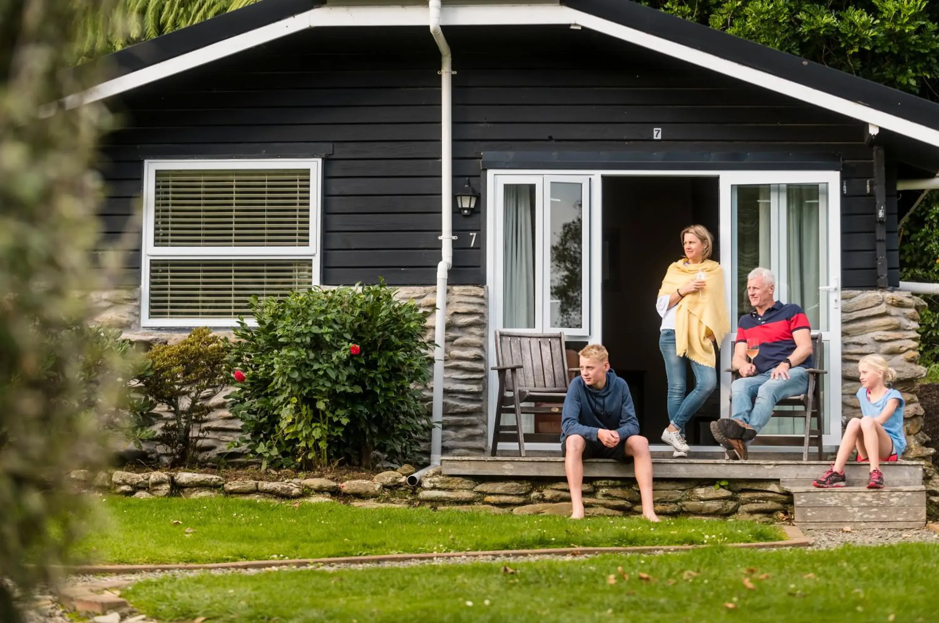 Cottage with Garden View in Furneaux Lodge Cottage with Garden View in Furneaux Lodge