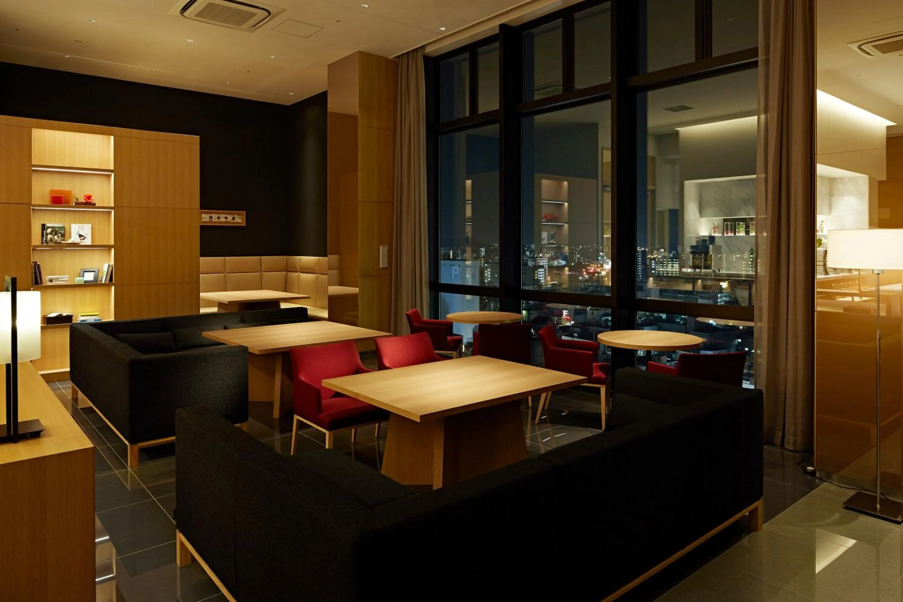 Lounge or bar in Candeo Hotels Matsuyama Okaido