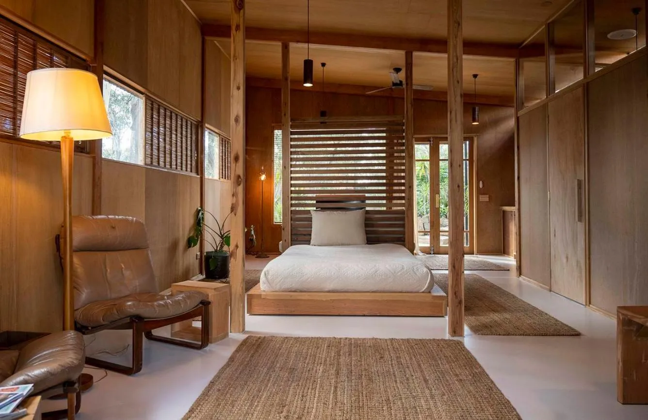 Photo of the whole room, Bed in be&be castlemaine