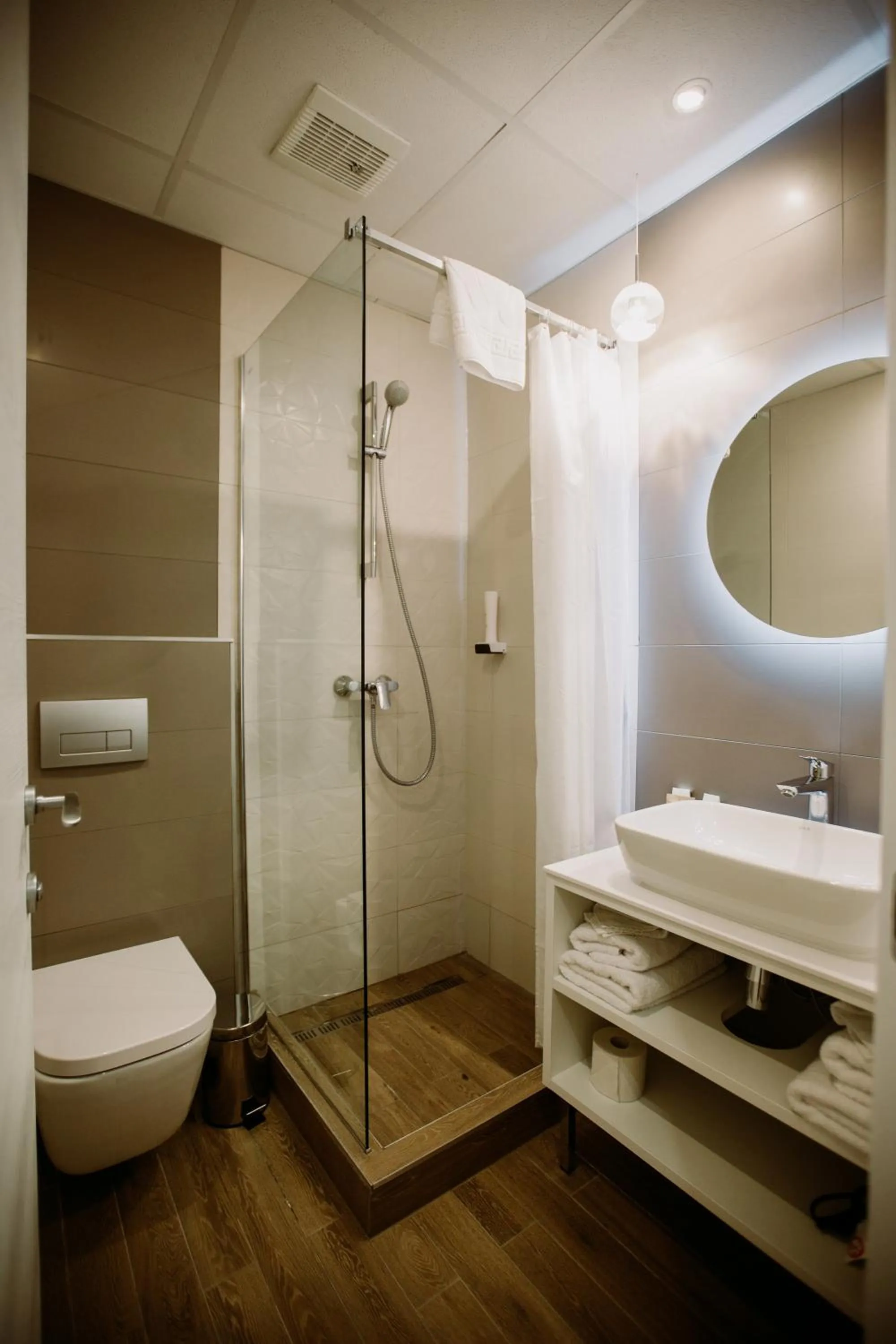 Shower in The Hotel Unforgettable - Hotel Tiliana by Homoky Hotels & Spa