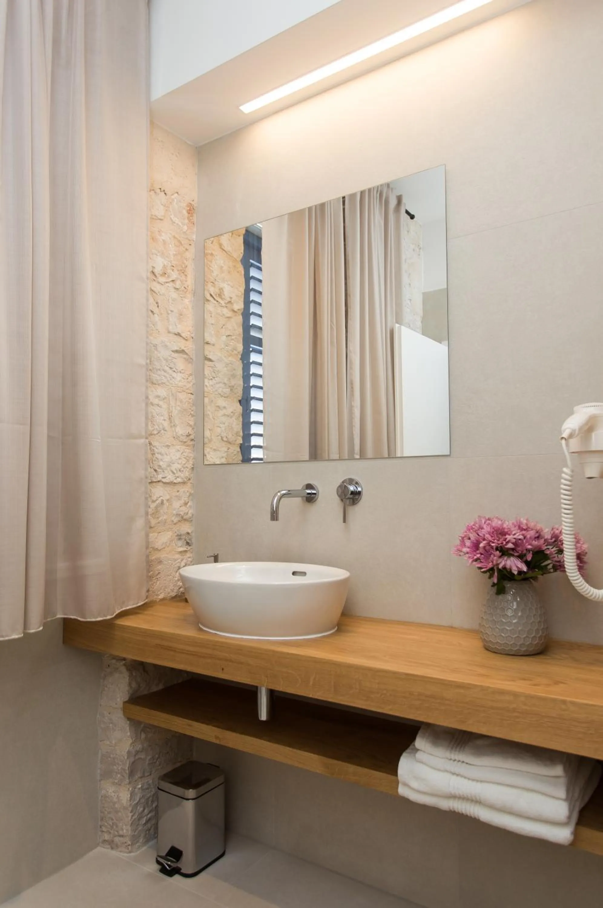 Bathroom in Bifora Heritage Hotel