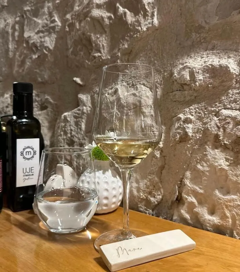 Restaurant/places to eat in Bifora Heritage Hotel