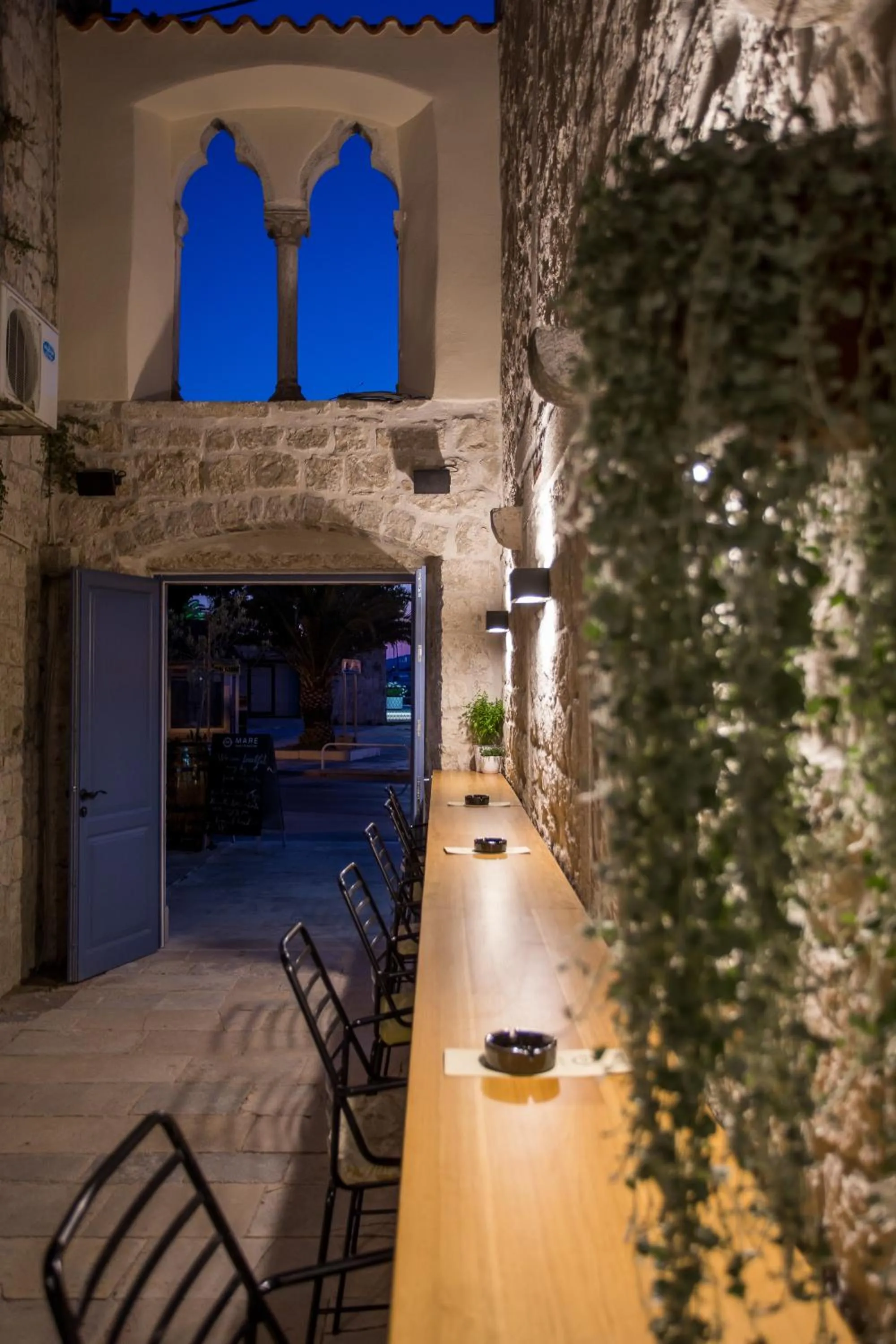 Restaurant/places to eat in Bifora Heritage Hotel