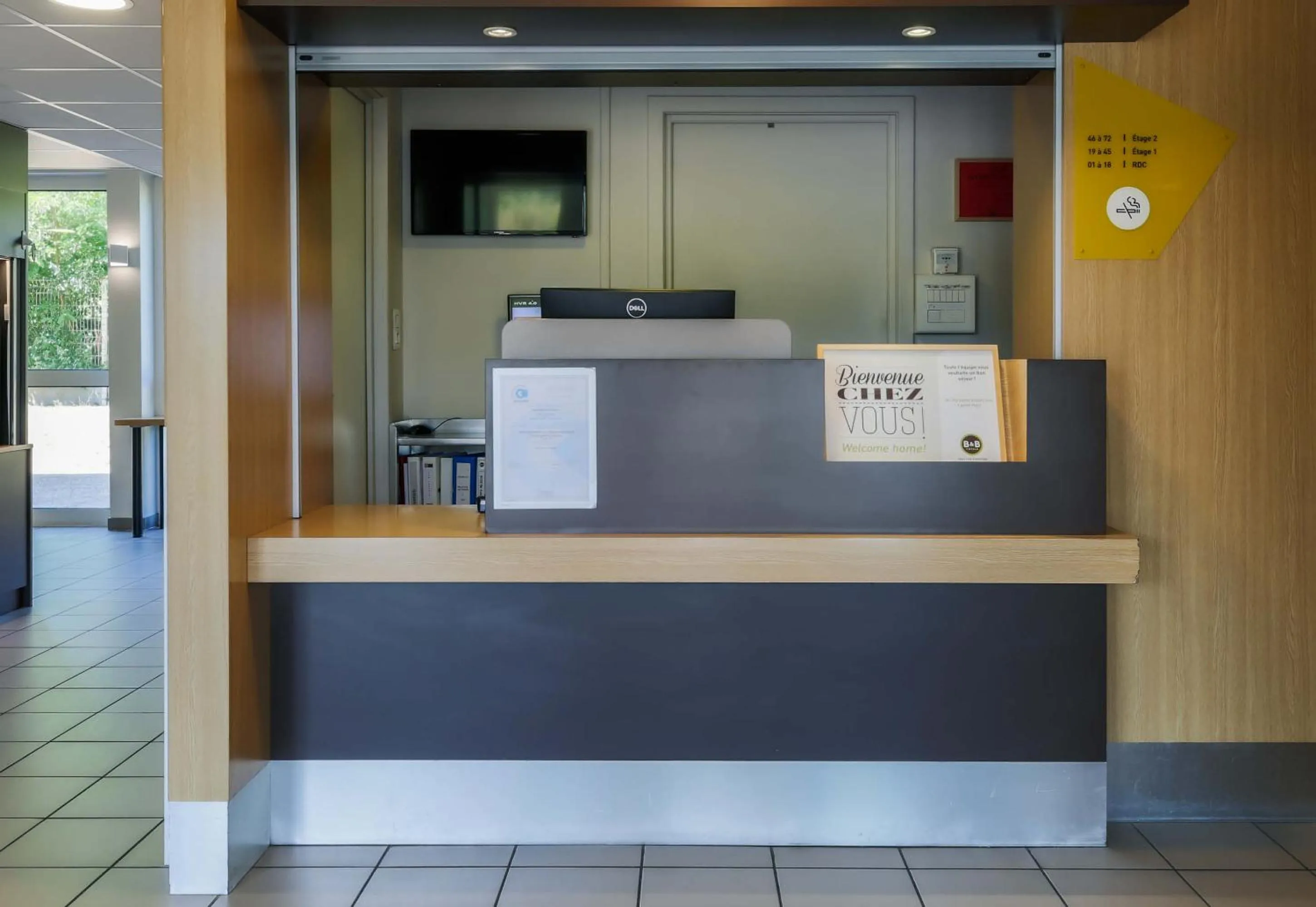 Lobby or reception in B&B HOTEL Freyming-Merlebach