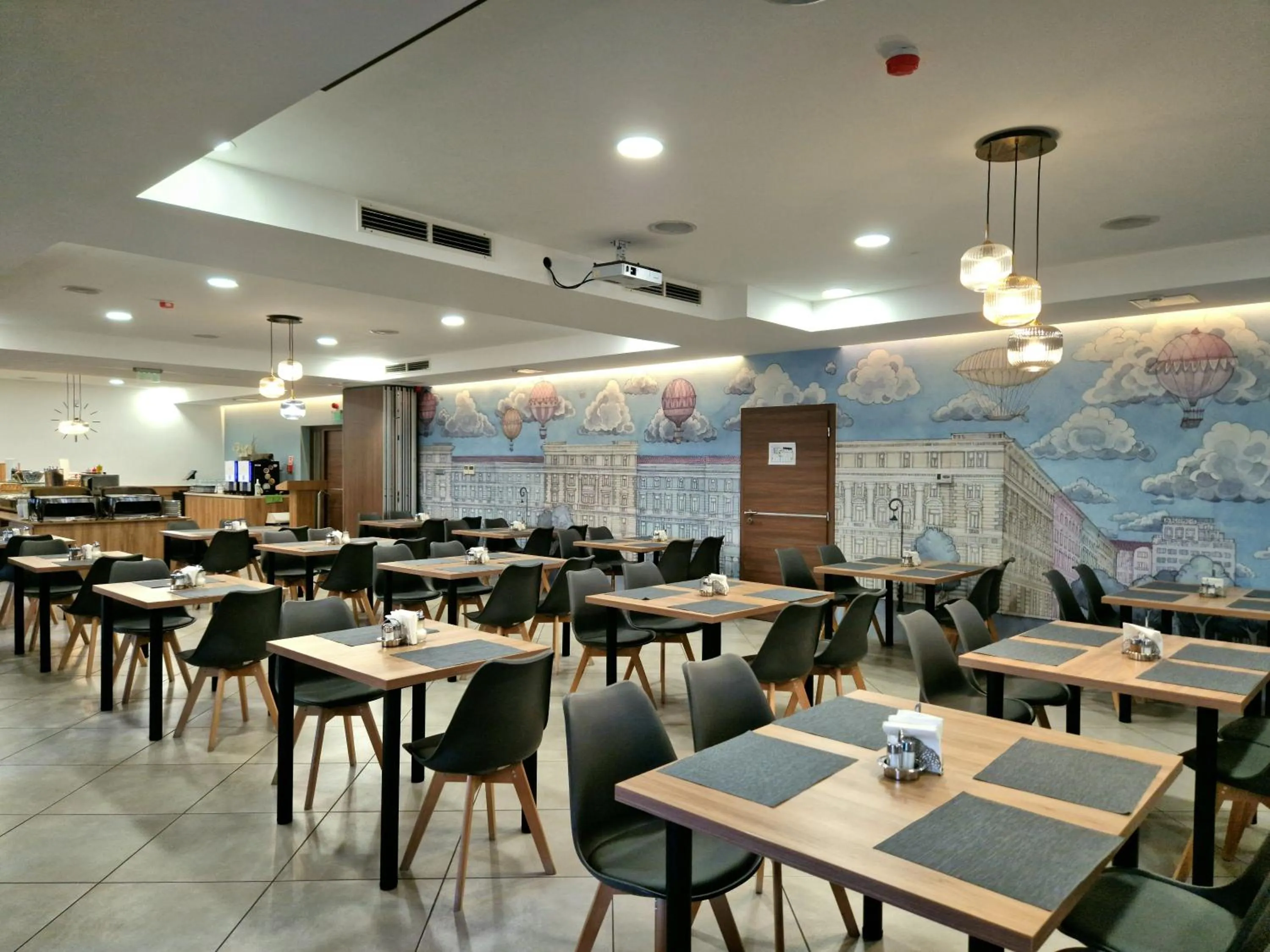 Restaurant/places to eat in Medos Hotel