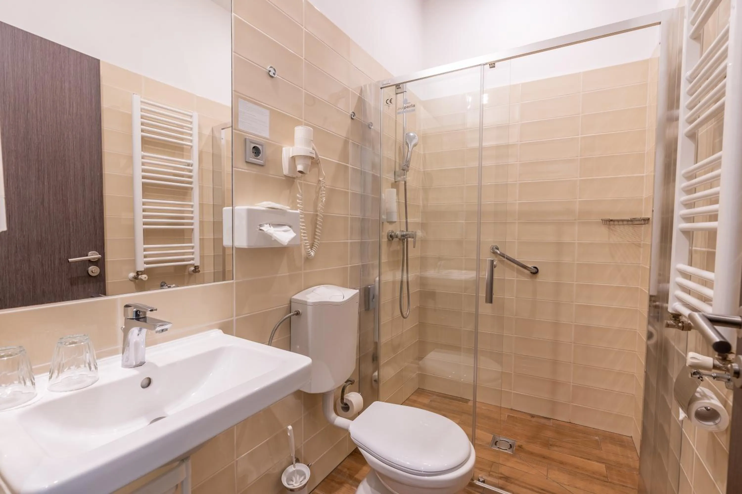 Bathroom in Medos Hotel