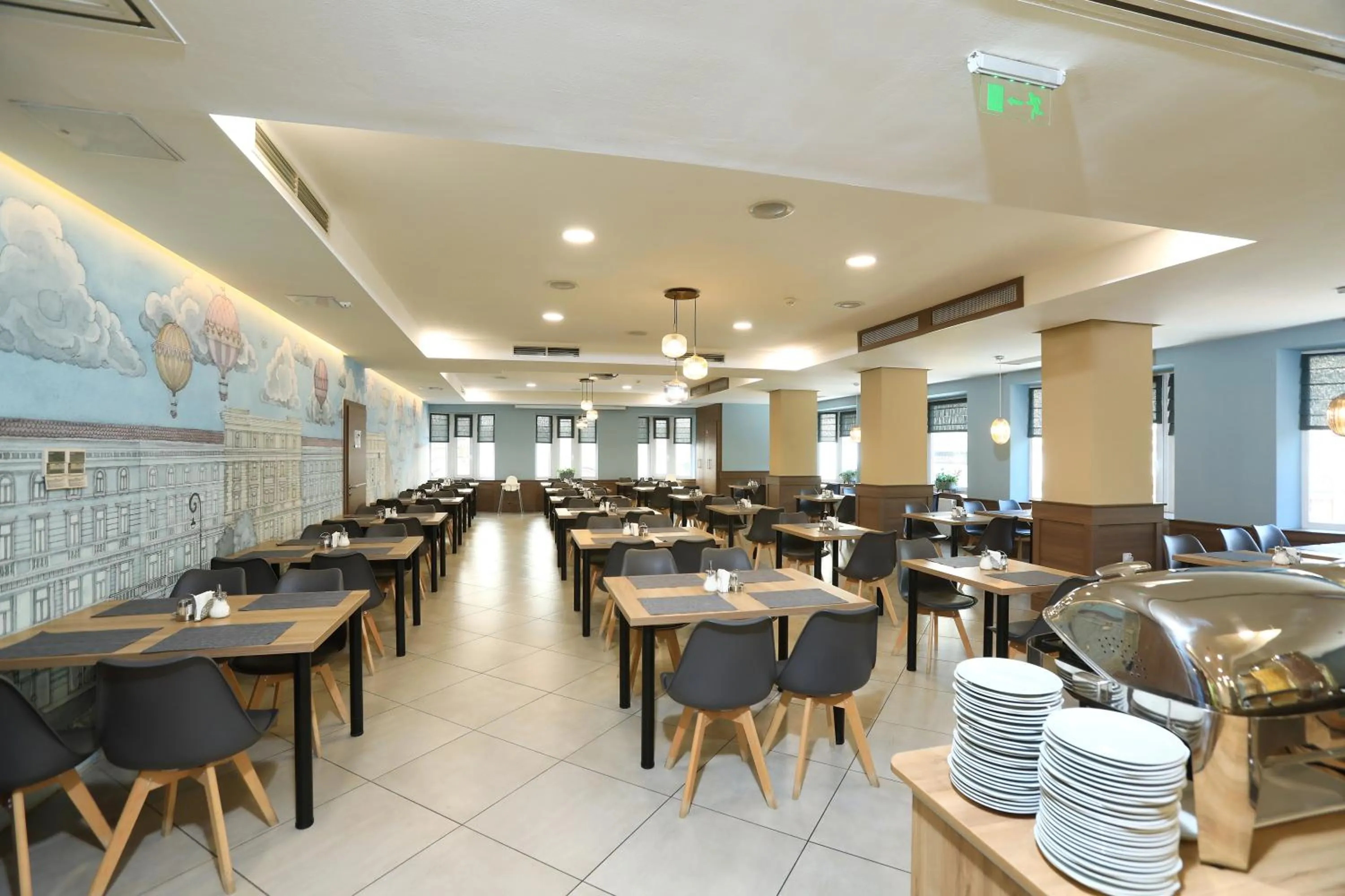 Restaurant/places to eat in Medos Hotel