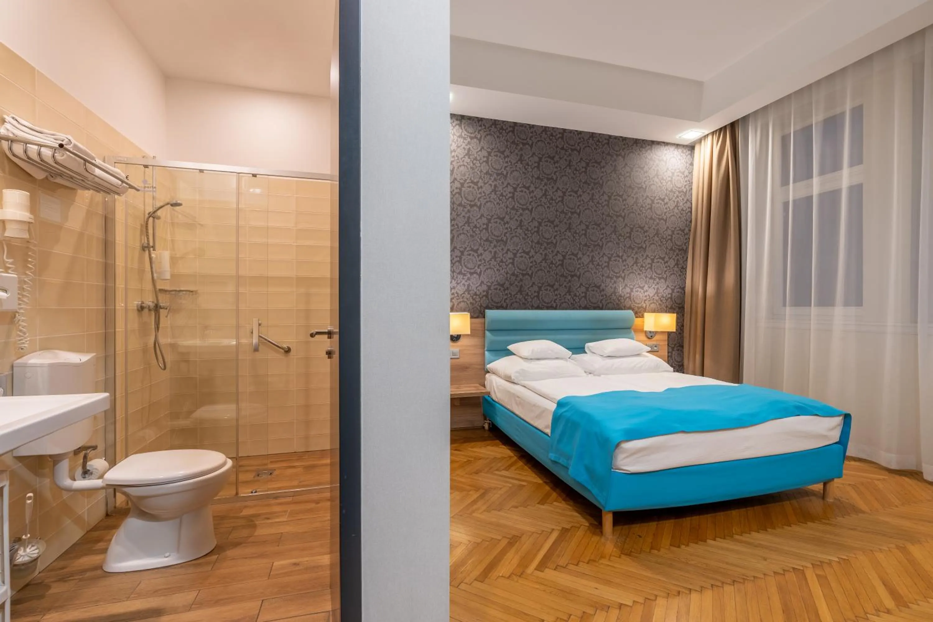 Bathroom, Bed in Medos Hotel