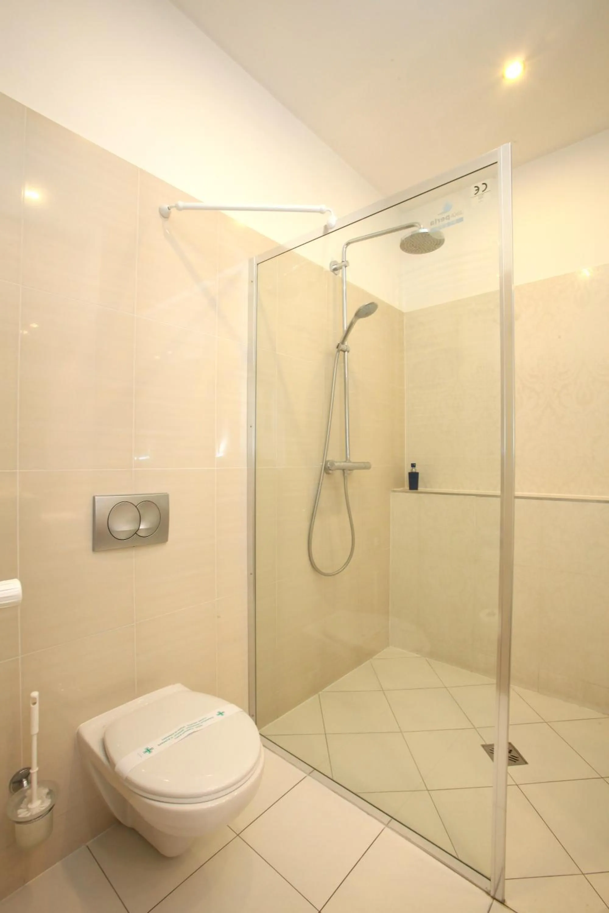Shower in Medos Hotel