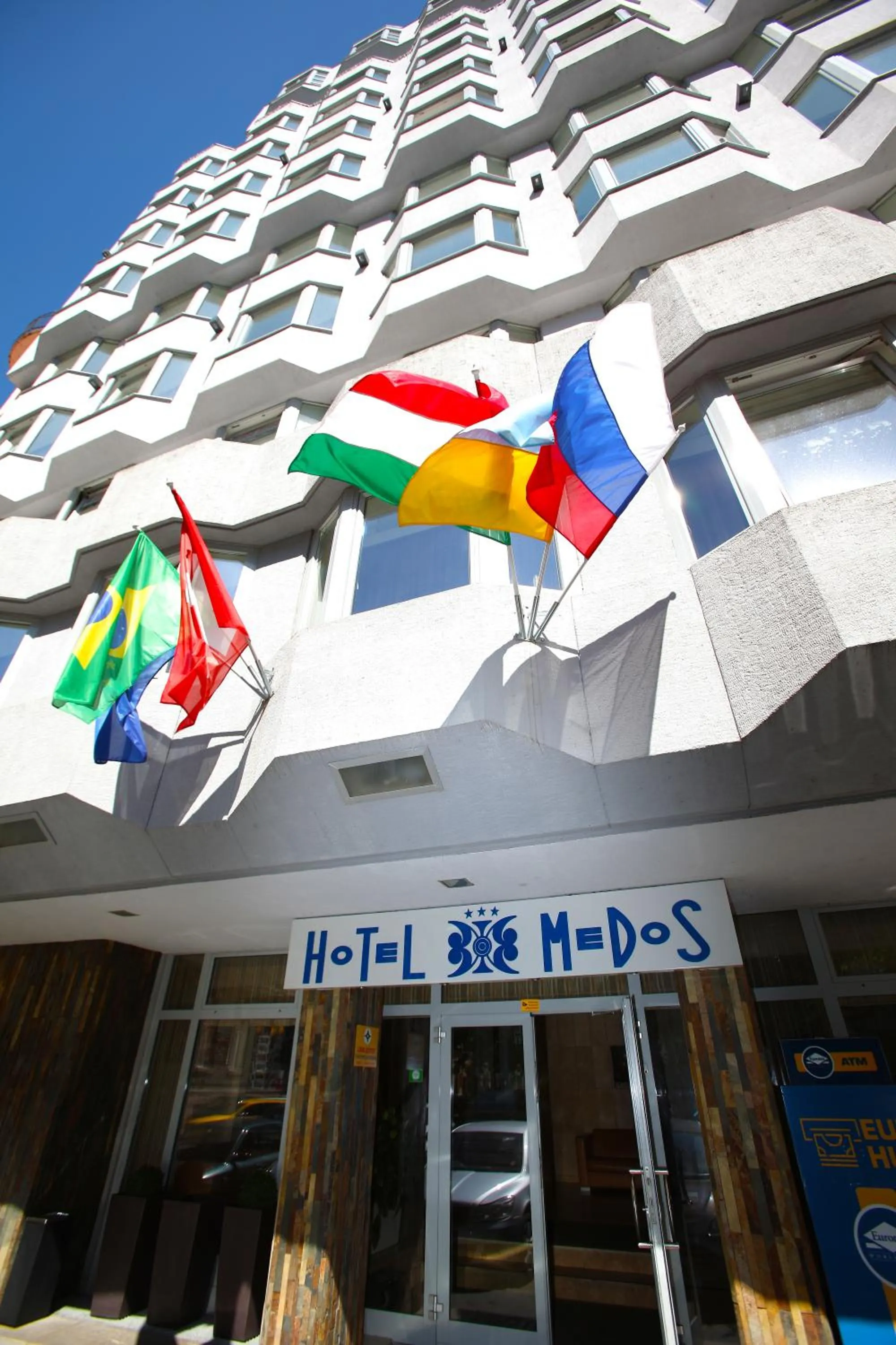 Facade/entrance in Medos Hotel