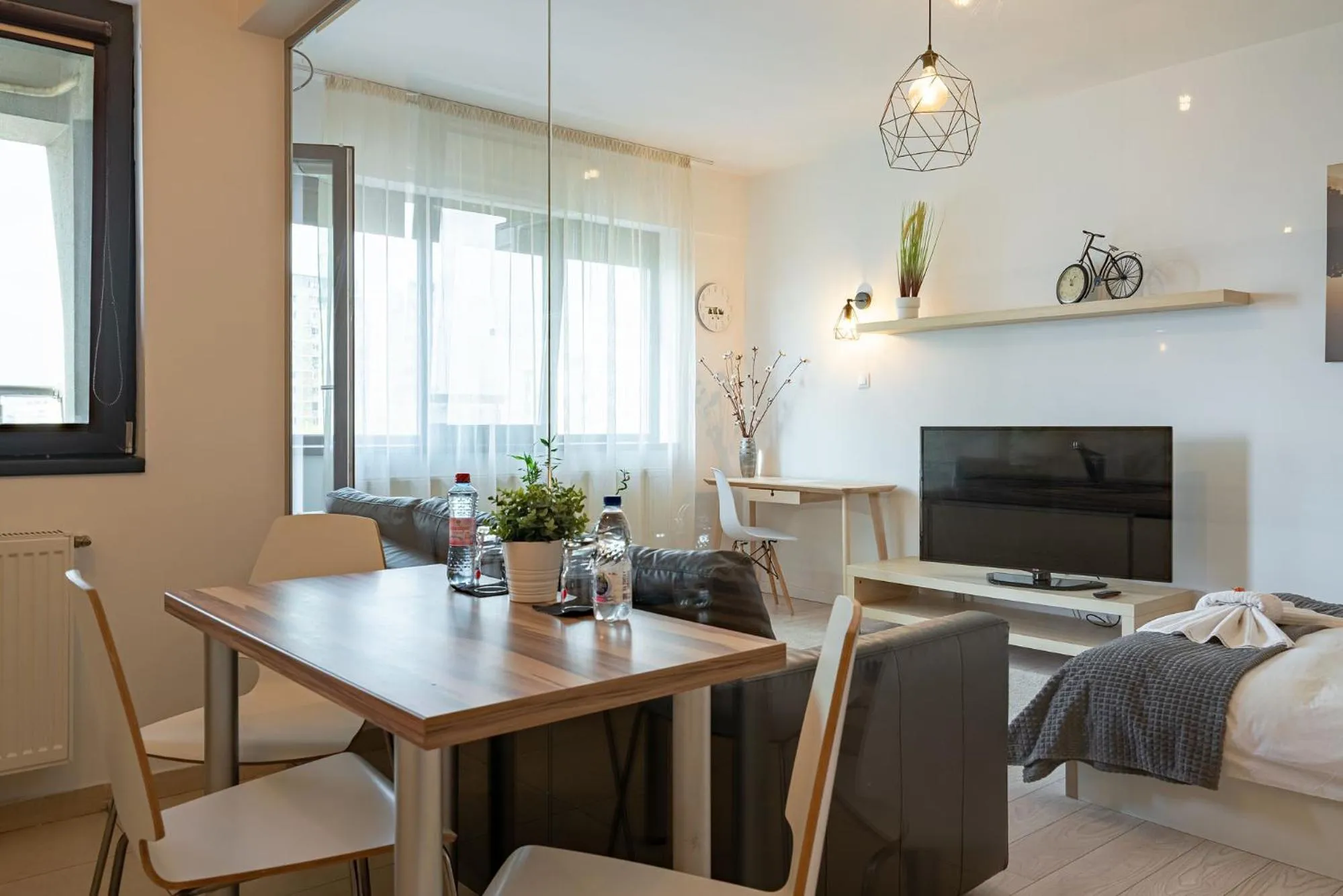 Dining area in Lujerului Studio