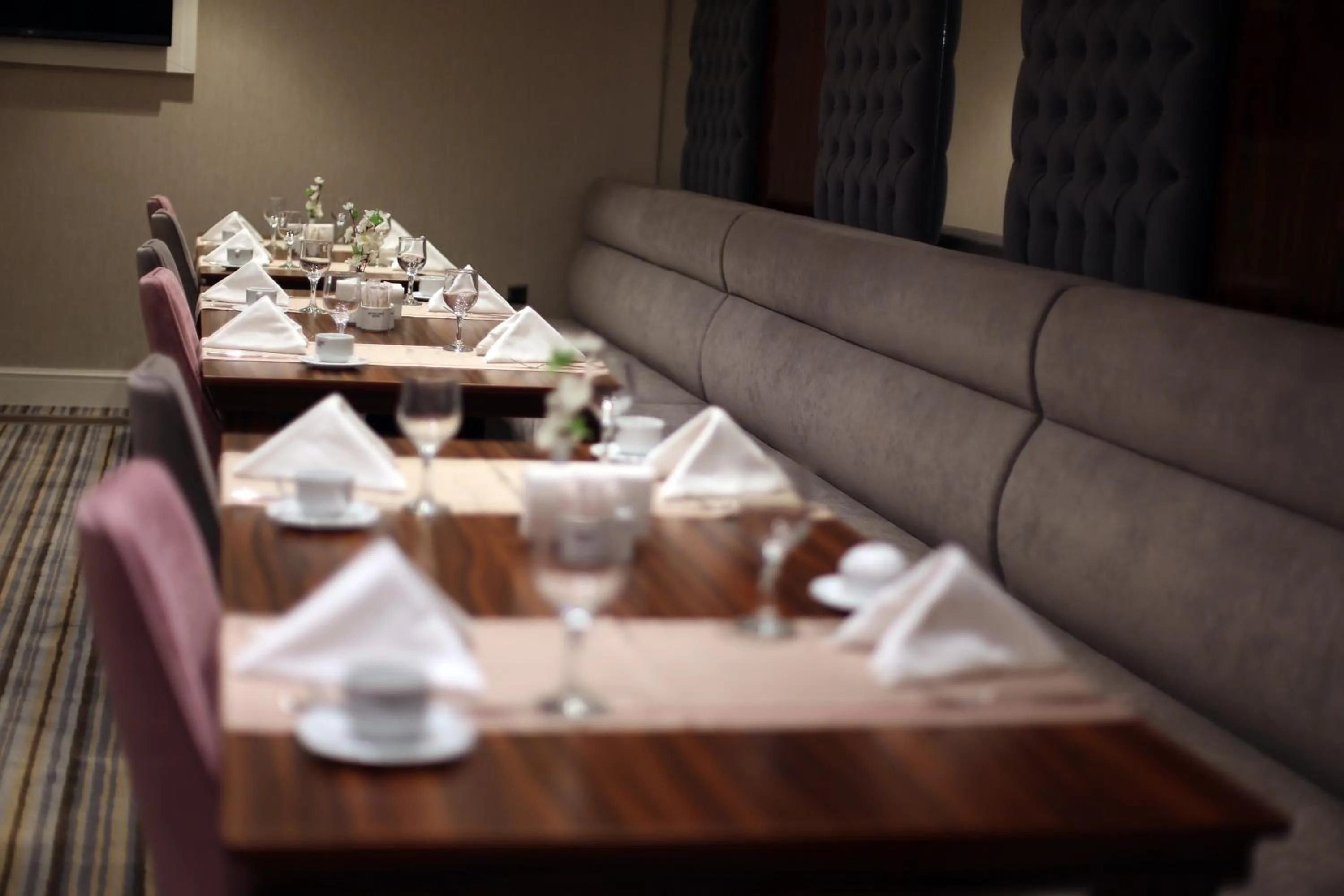 Restaurant/places to eat in Seven Deep Hotel