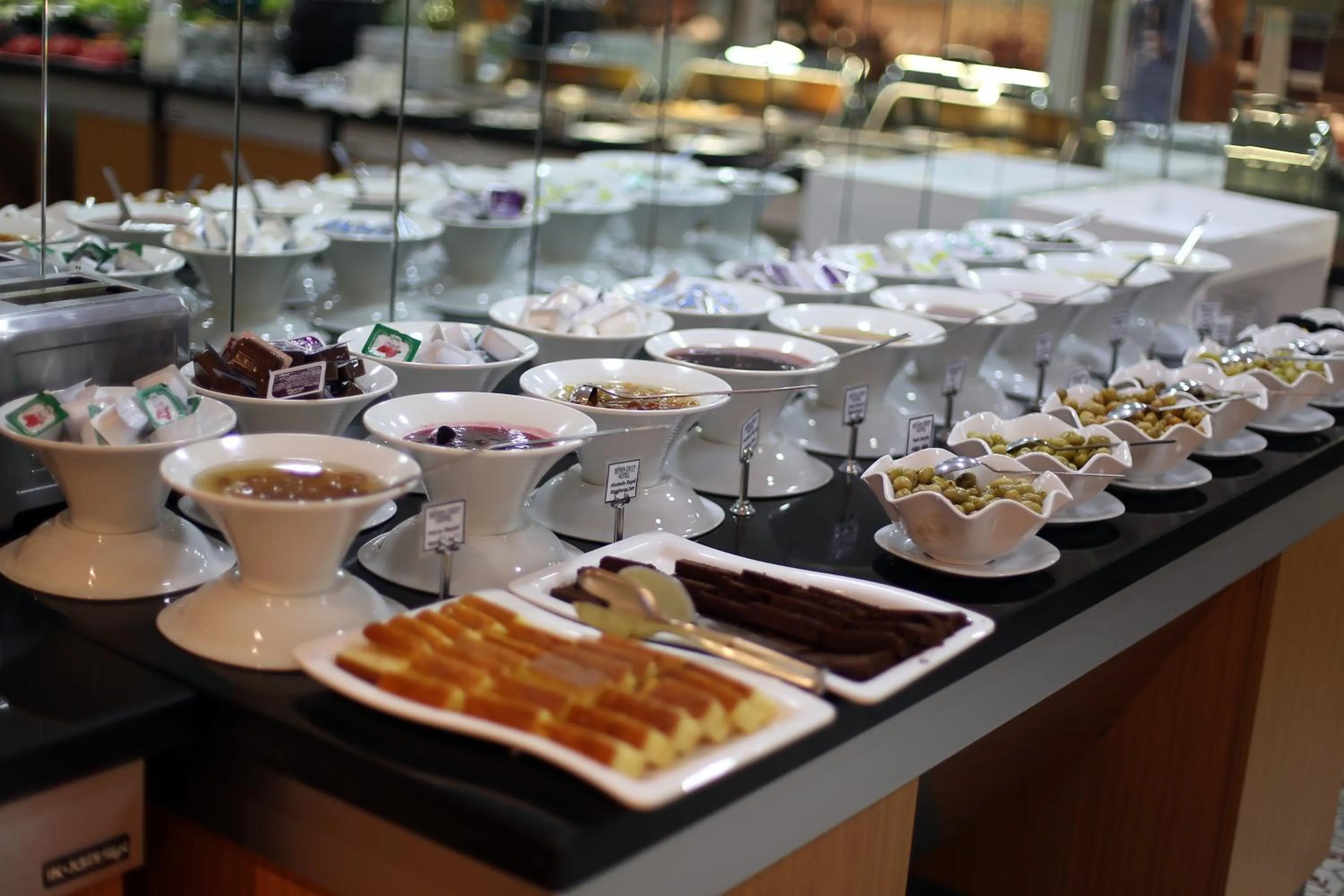 Restaurant/places to eat in Seven Deep Hotel