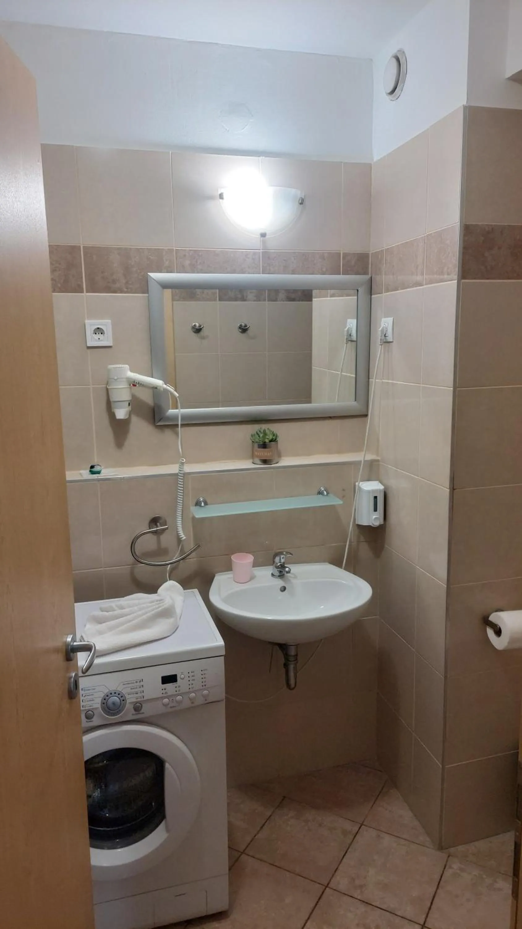 Bathroom in Mango Apartments