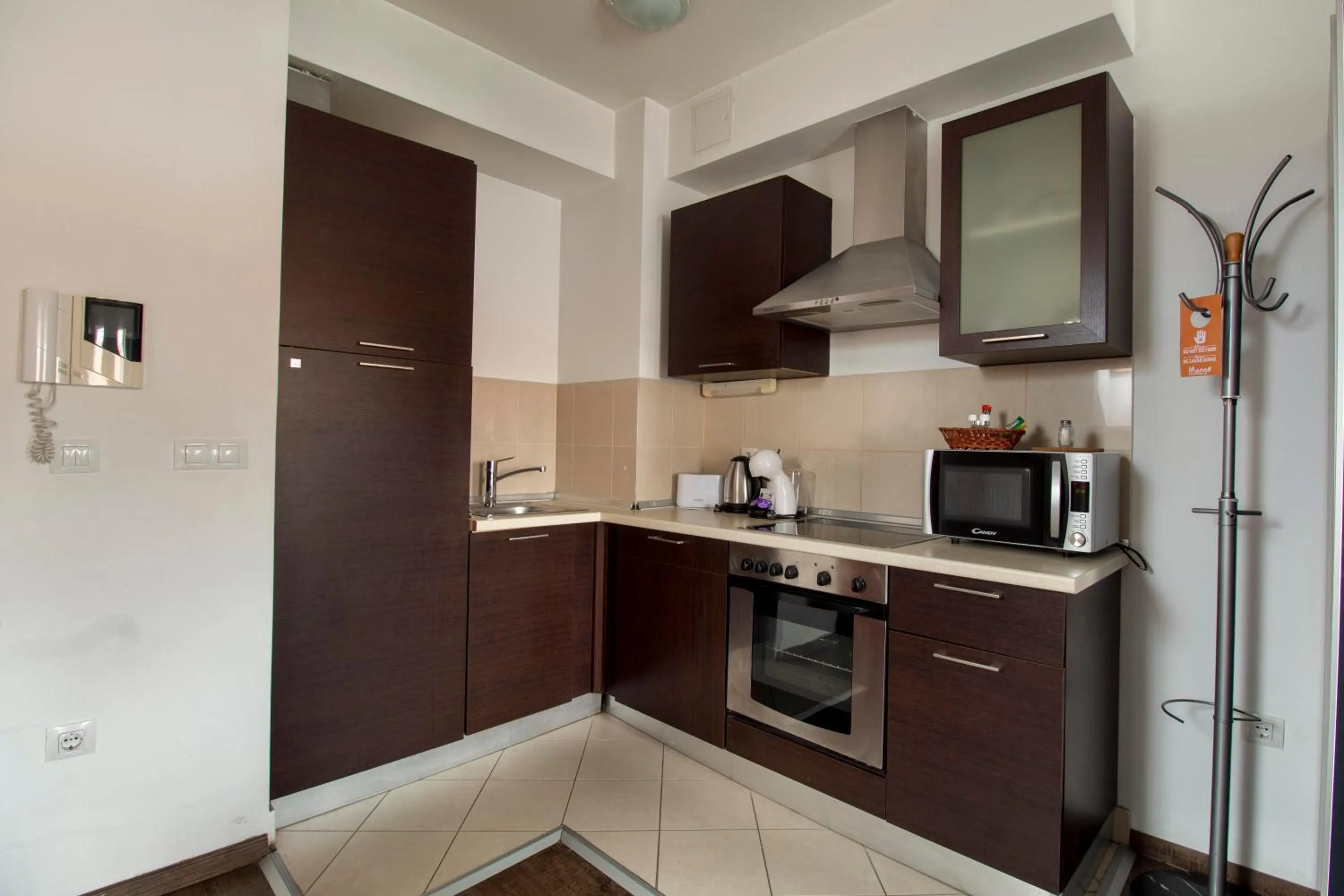 Coffee/tea facilities in Mango Apartments