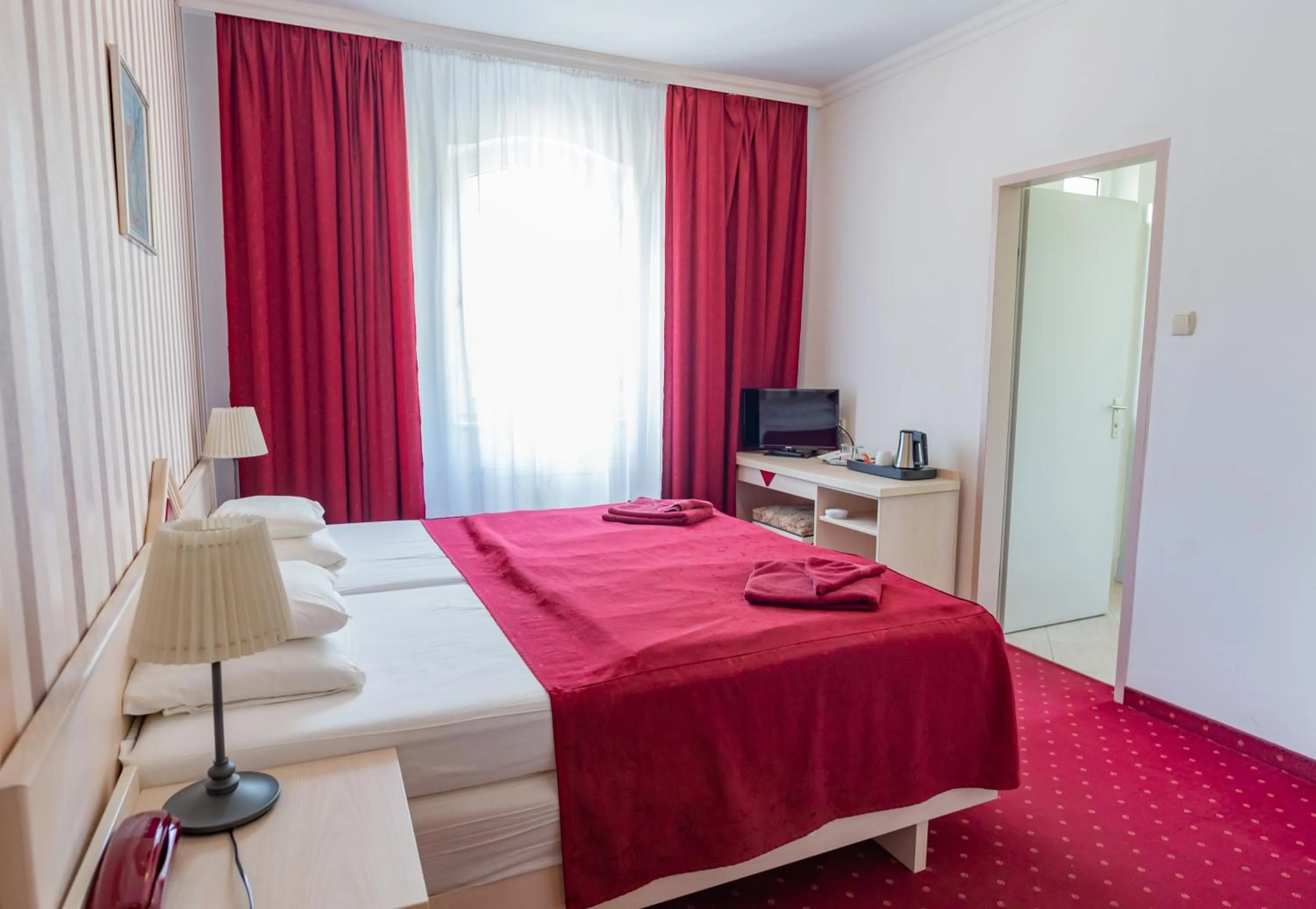 Photo of the whole room, Bed in Walzer Hotel