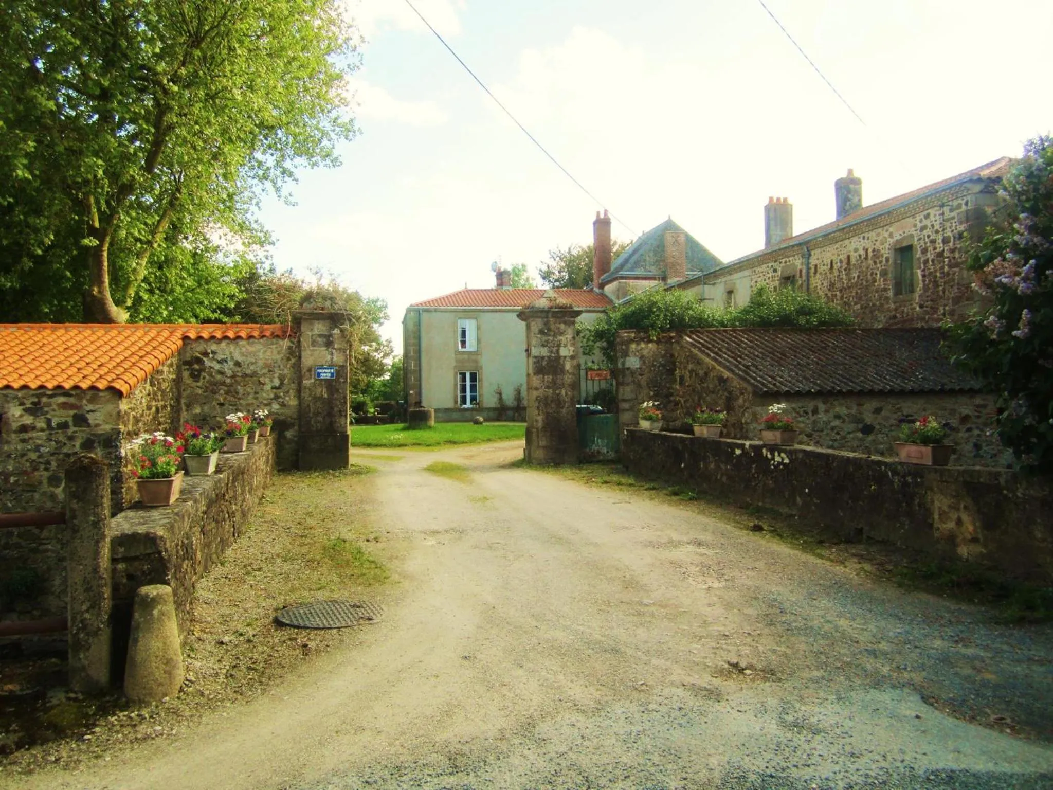 Le Manoir aux Douves