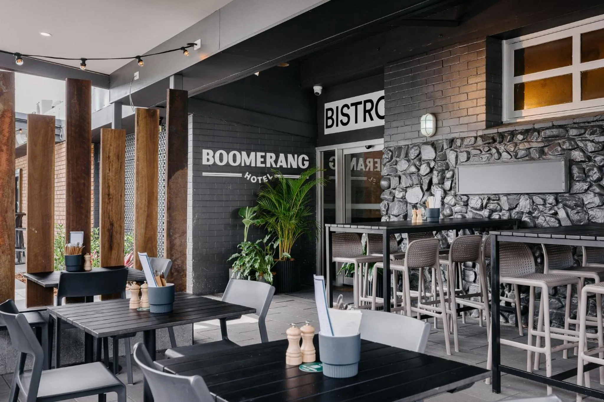 Restaurant/places to eat in Boomerang Hotel