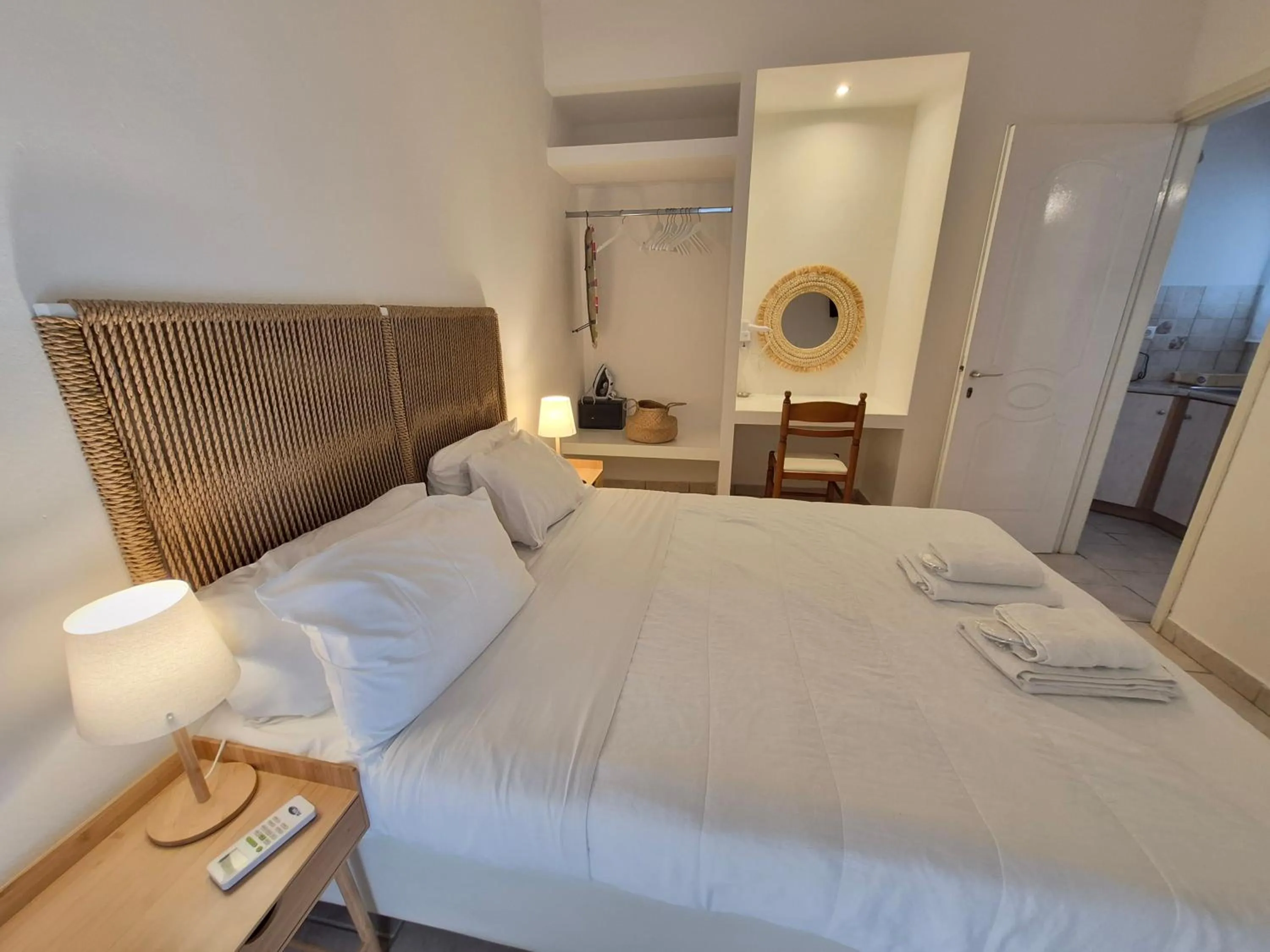 Bed in Koukounari Apartments