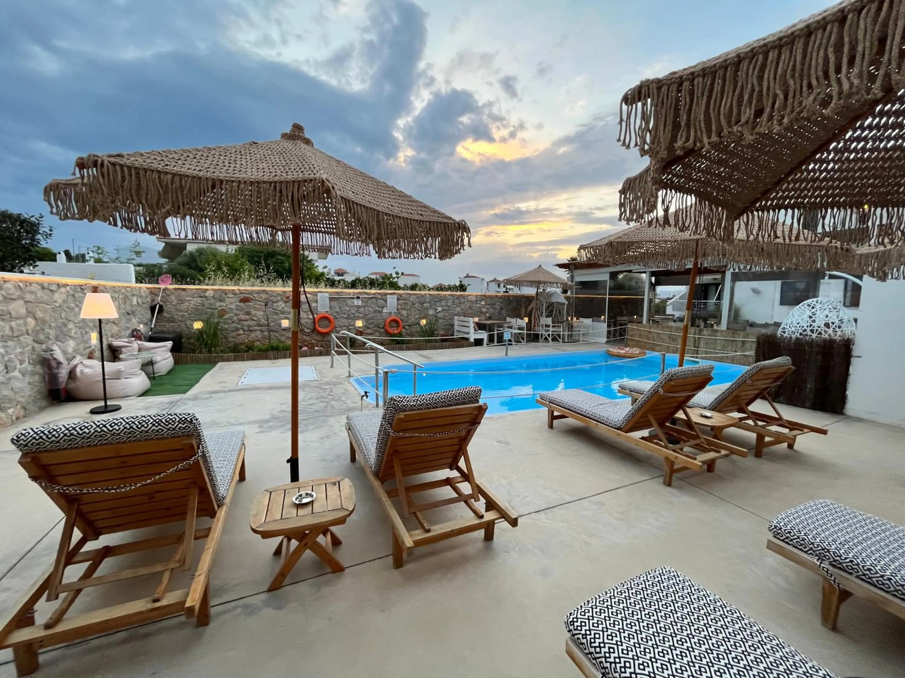 Koukounari Apartments