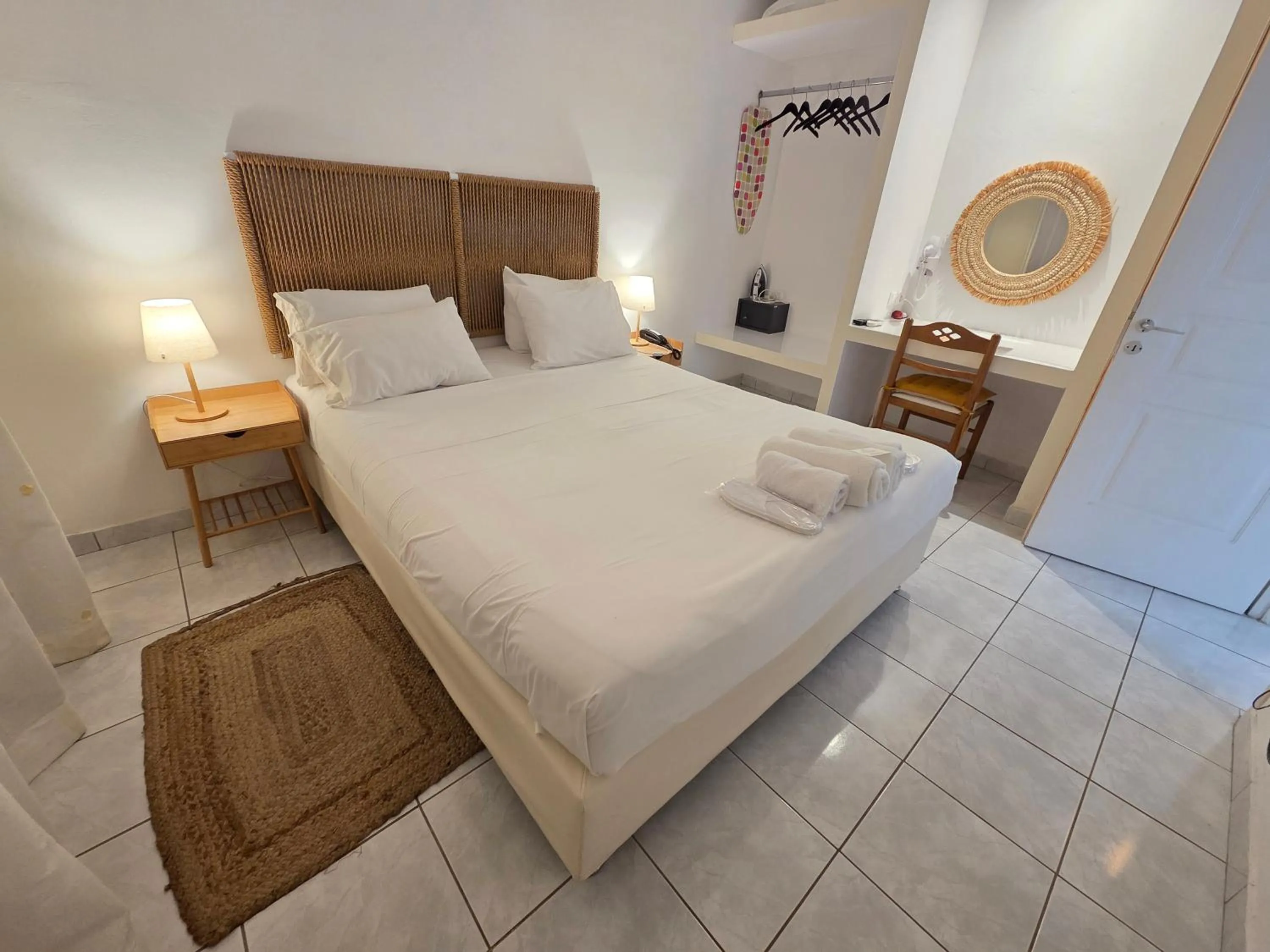 Bed in Koukounari Apartments