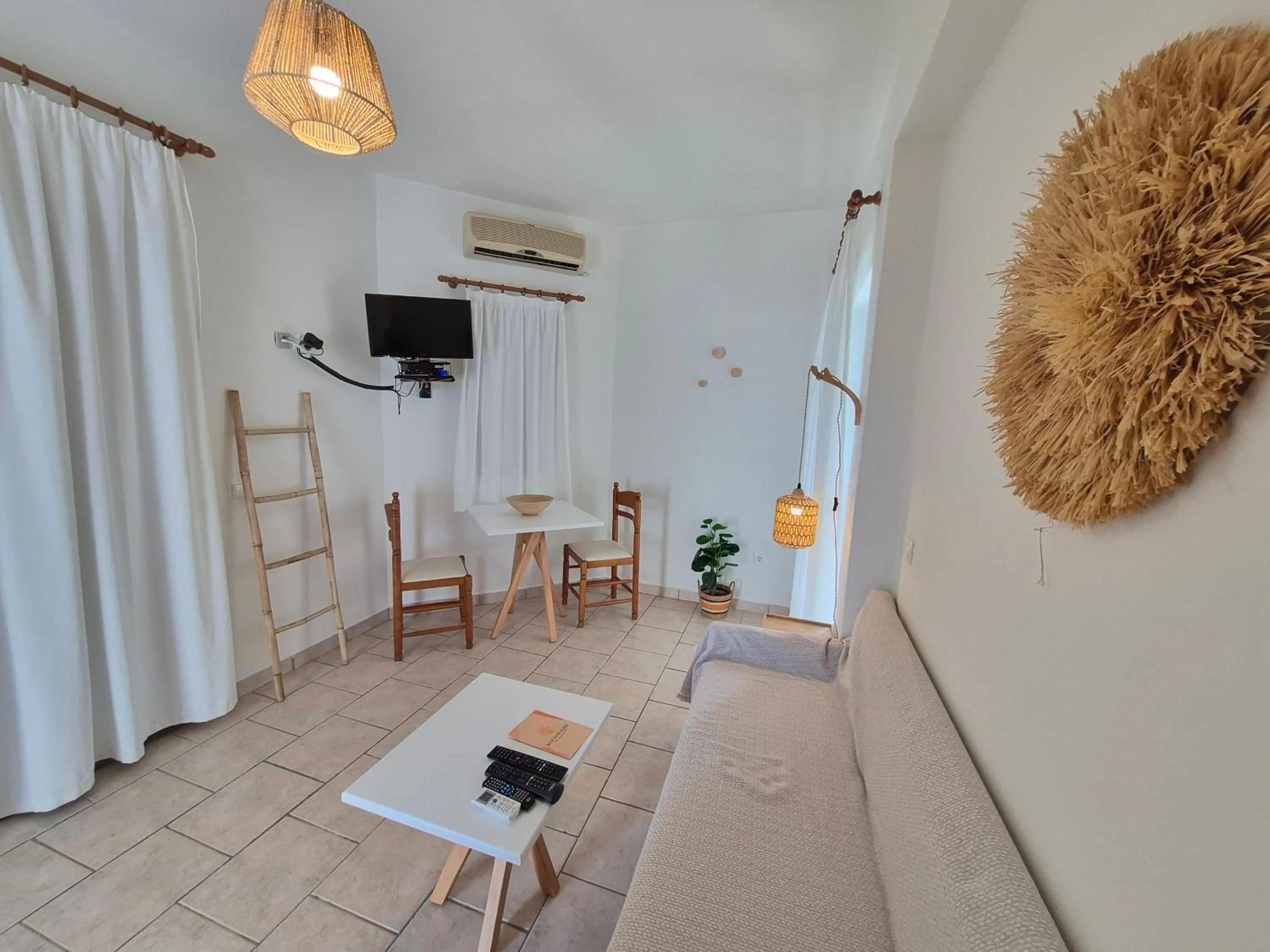 Koukounari Apartments