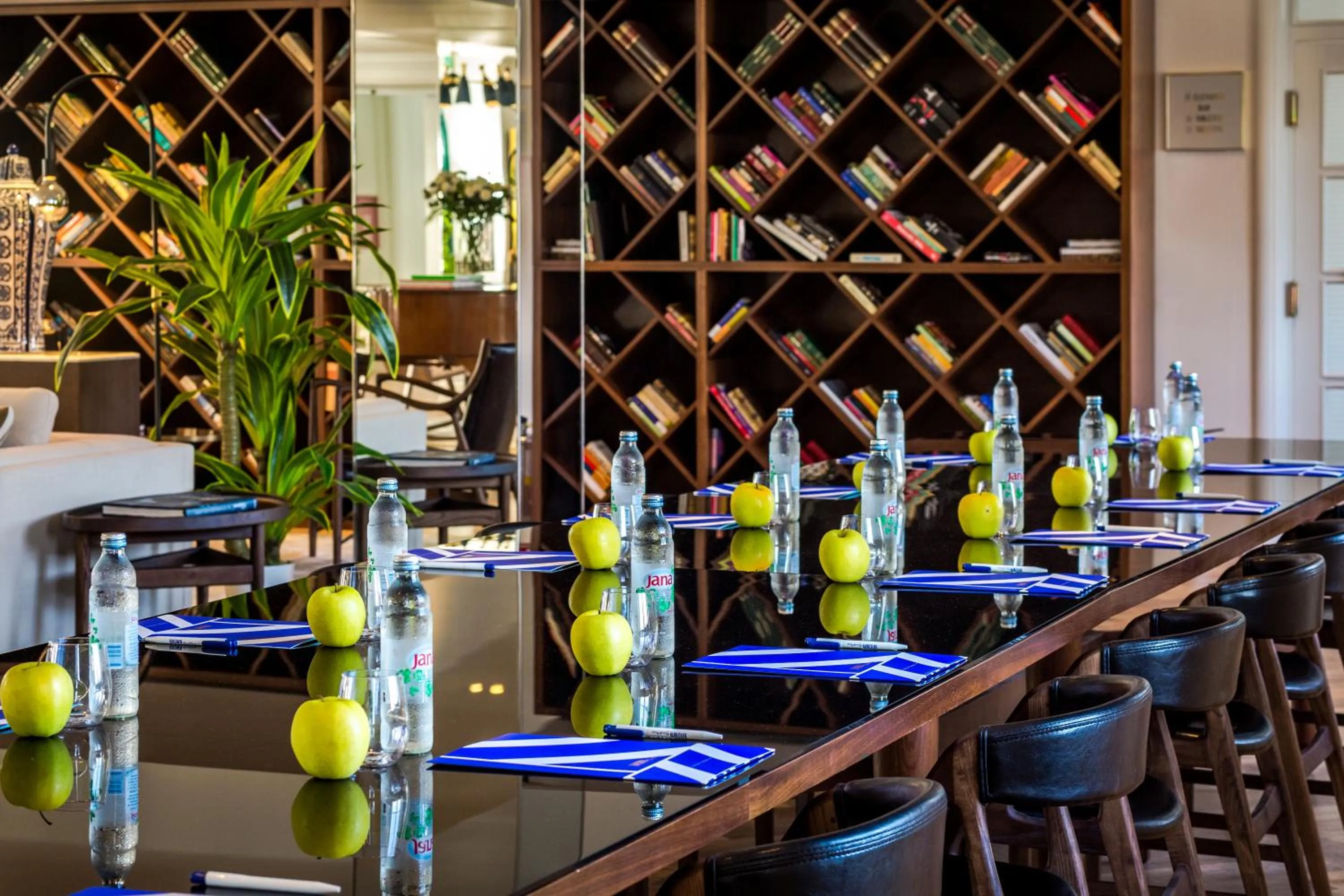 Library in Hotel Brown Beach House & Spa