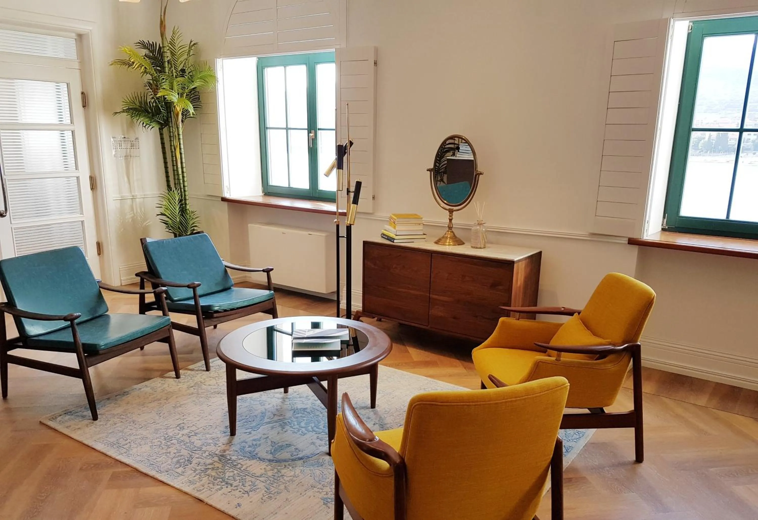 Communal lounge/ TV room in Hotel Brown Beach House & Spa