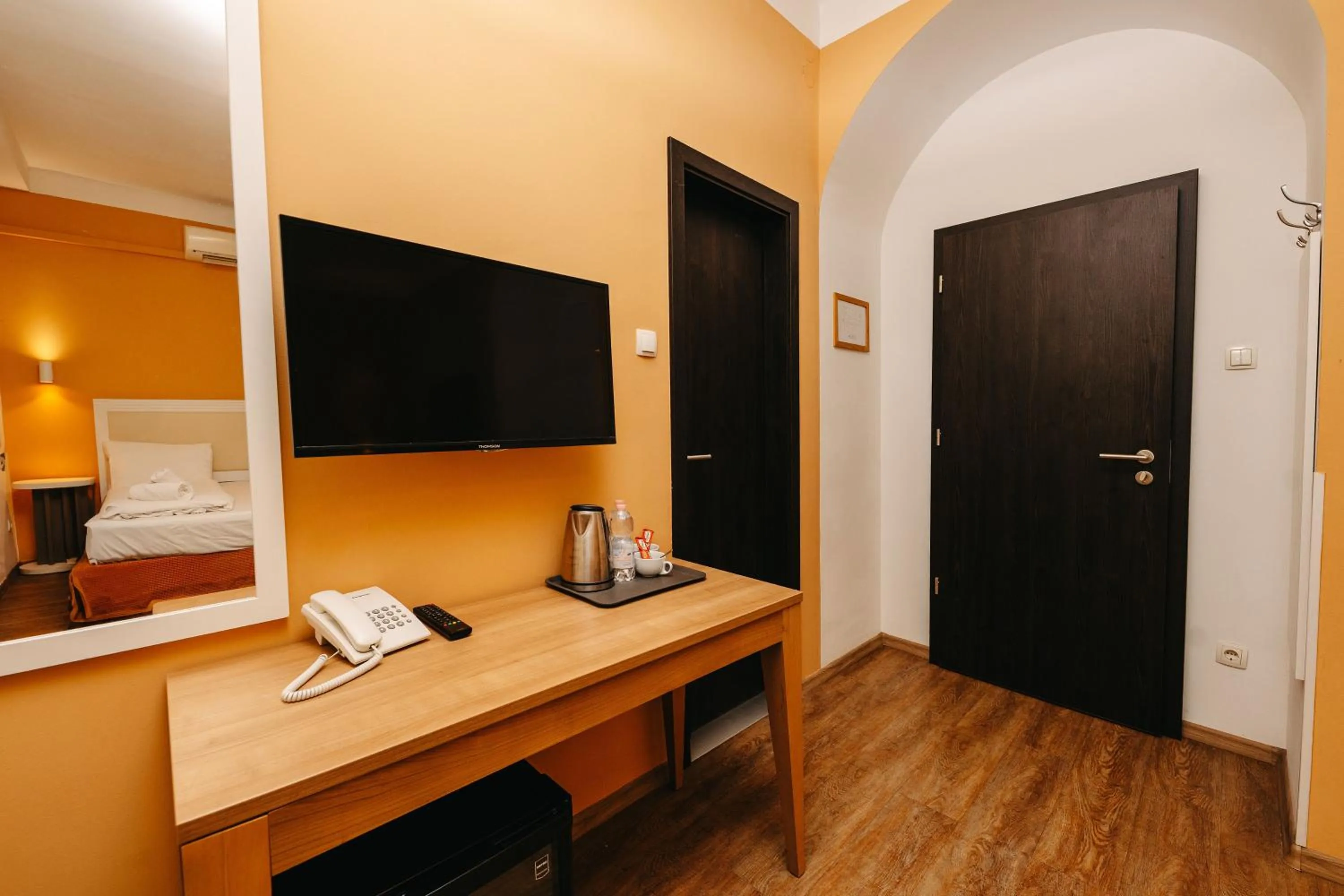 TV and multimedia in Hotel Metro