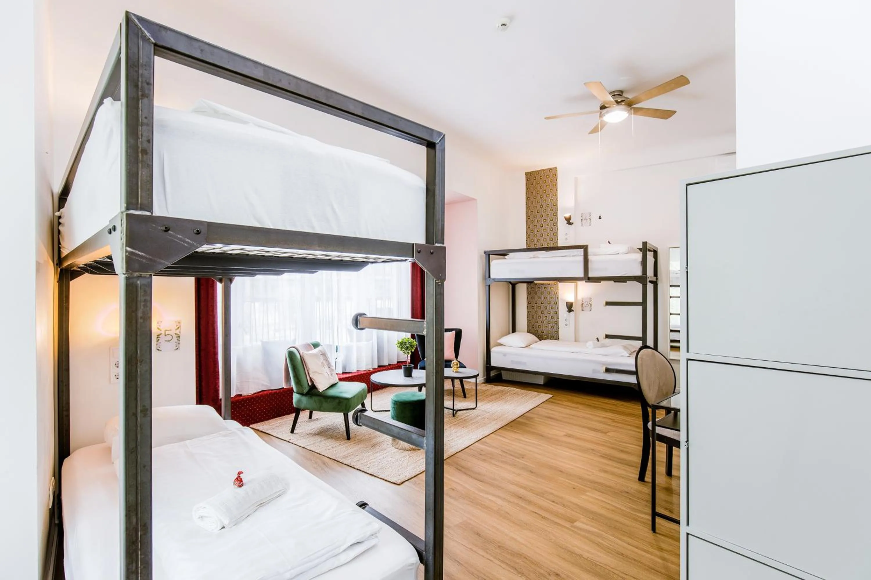 Bed in Maverick Downtown