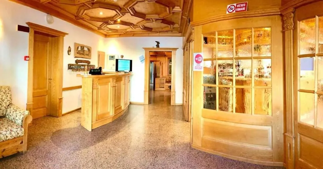 Lobby or reception in Hotel B&B Lorenzini Ski