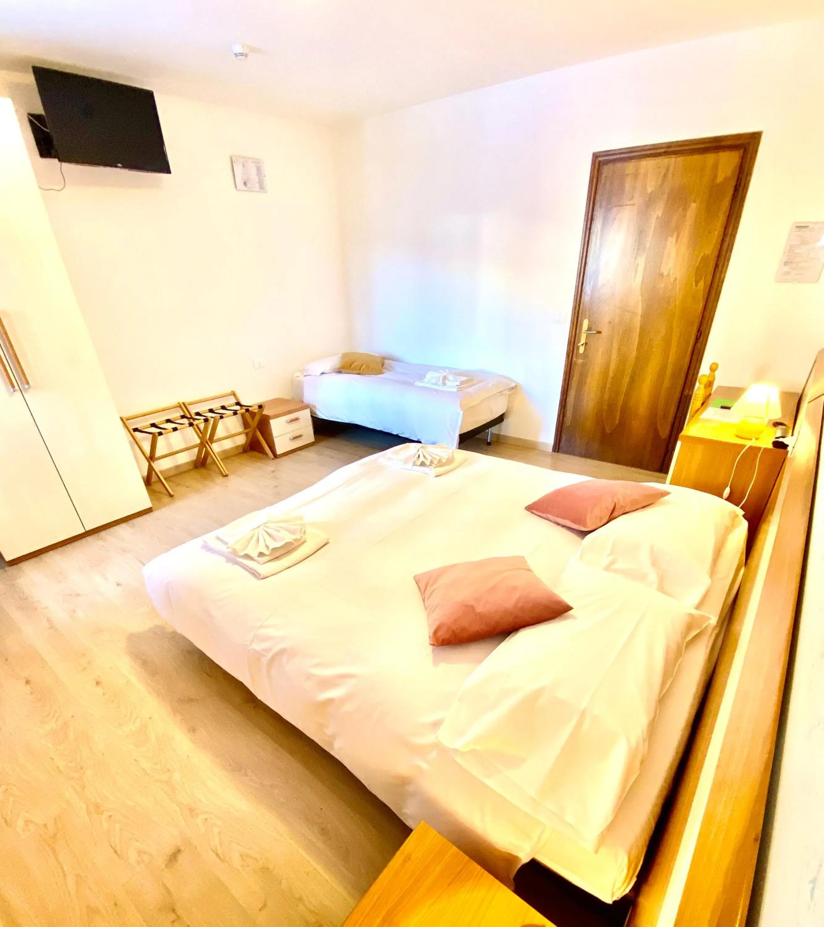 Bed in Hotel B&B Lorenzini Ski