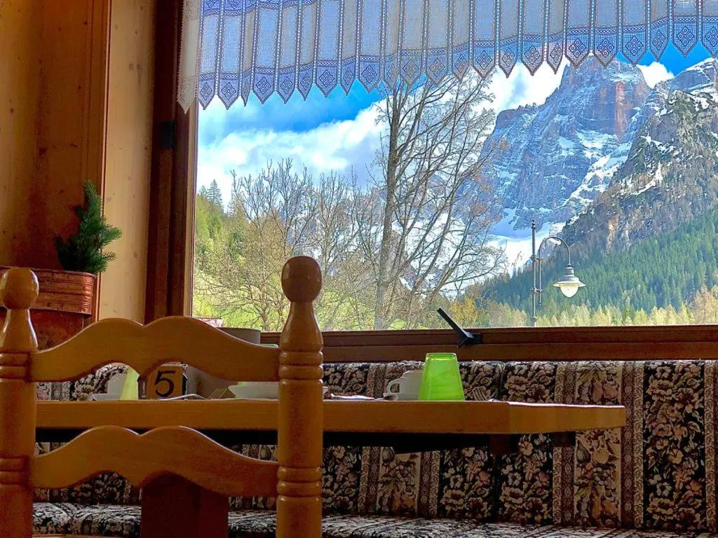 Mountain view in Hotel B&B Lorenzini Ski