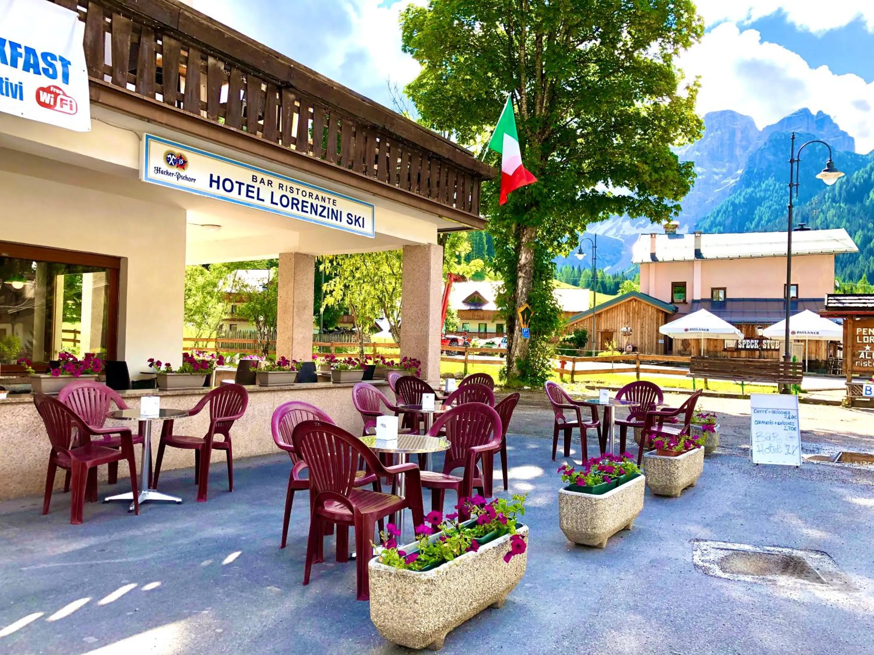 Property building in Hotel B&B Lorenzini Ski