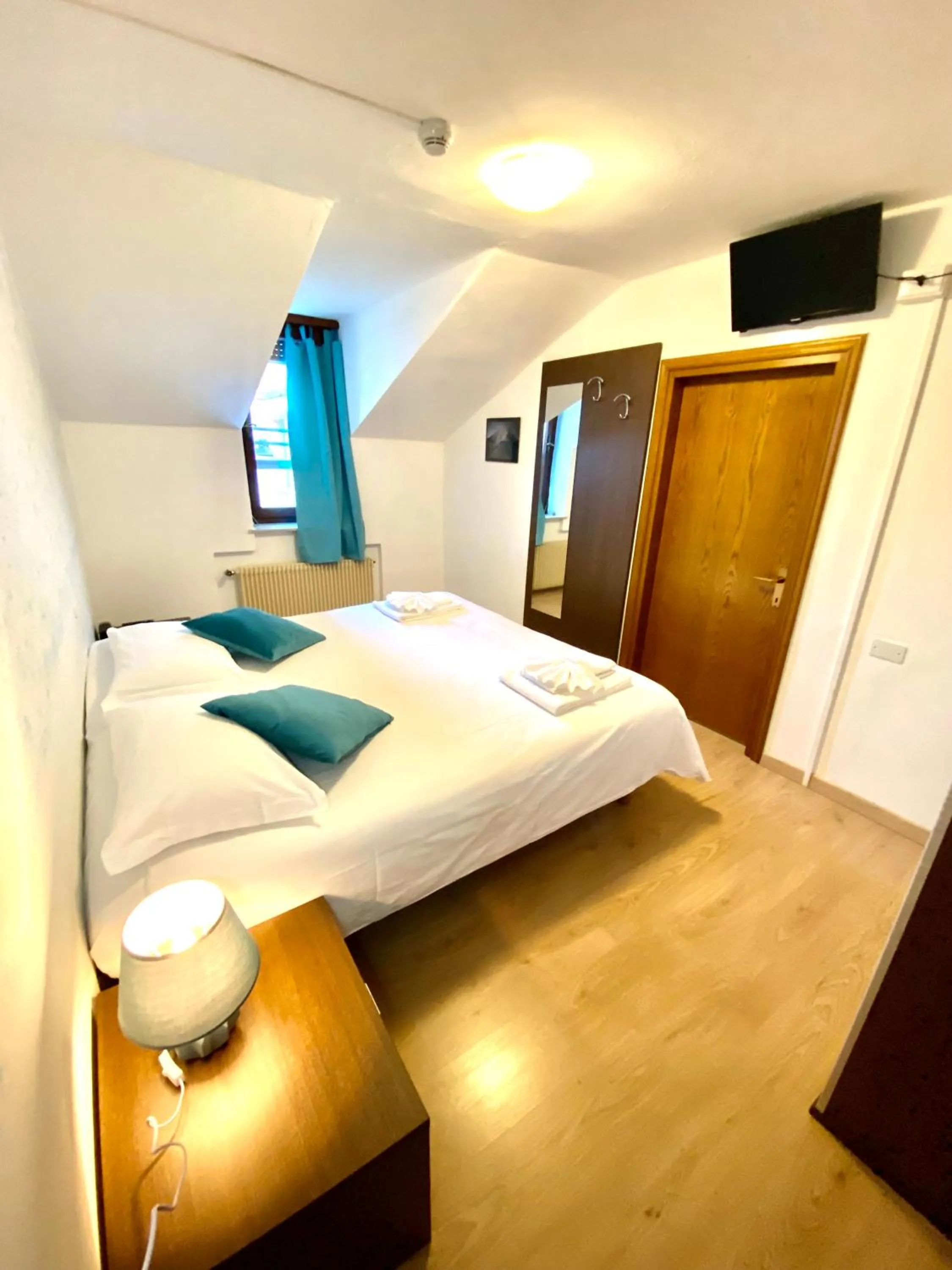 Bed in Hotel B&B Lorenzini Ski