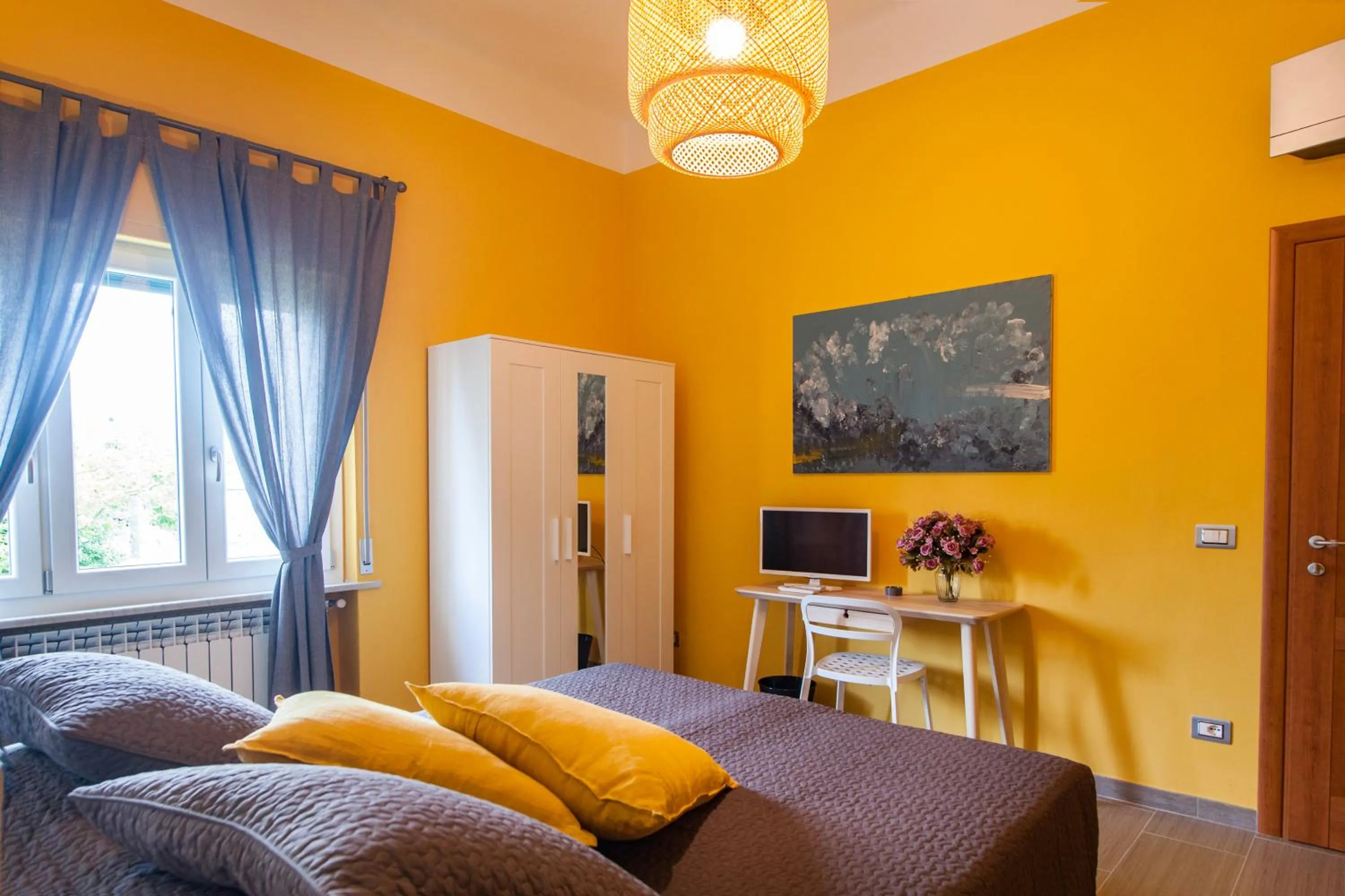 Photo of the whole room in La Casermina