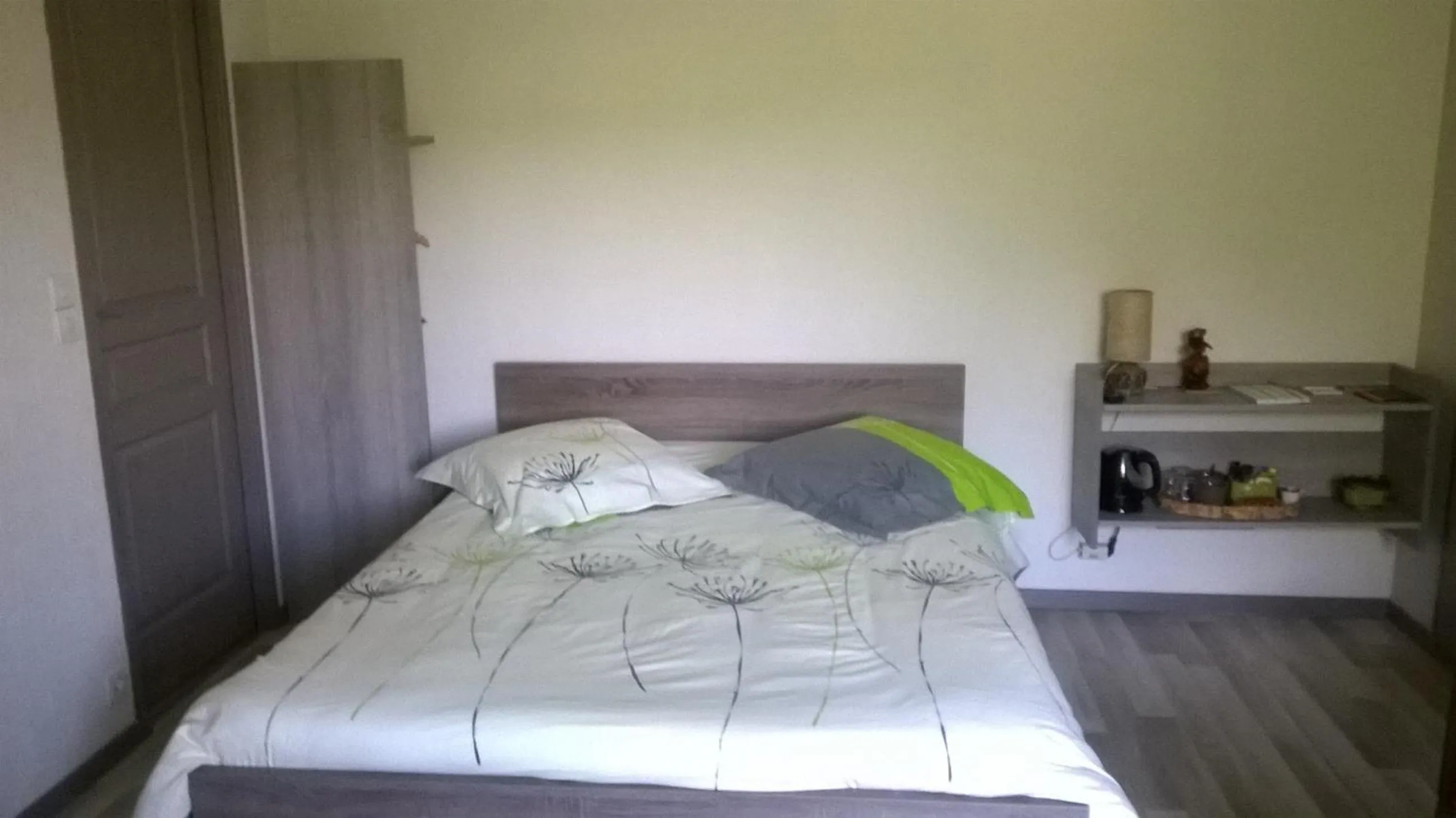 Decorative detail in chambre chez mamie do