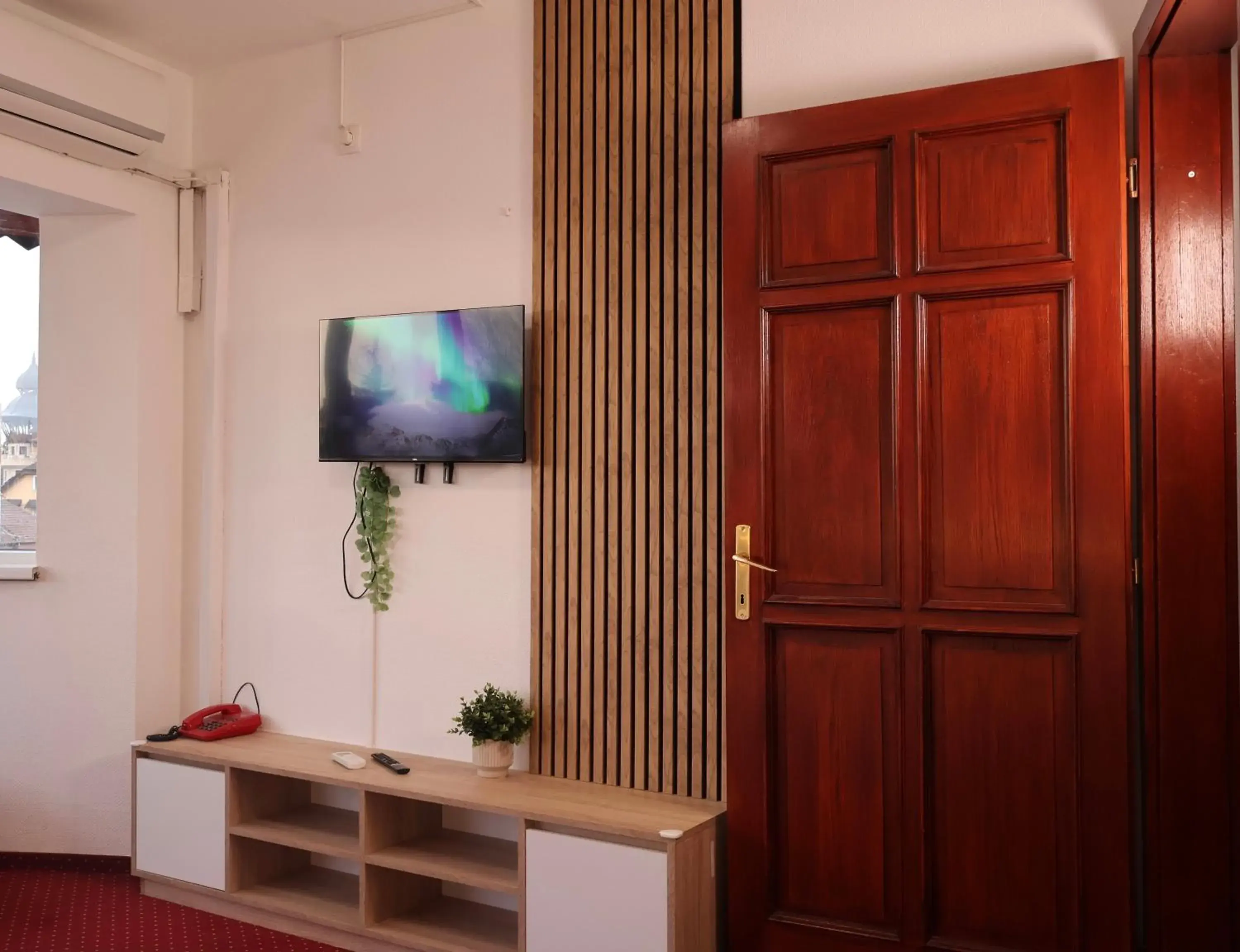 Standard Queen Room - single occupancy in Hotel Amadeus Standard Queen Room - single occupancy in Hotel Amadeus