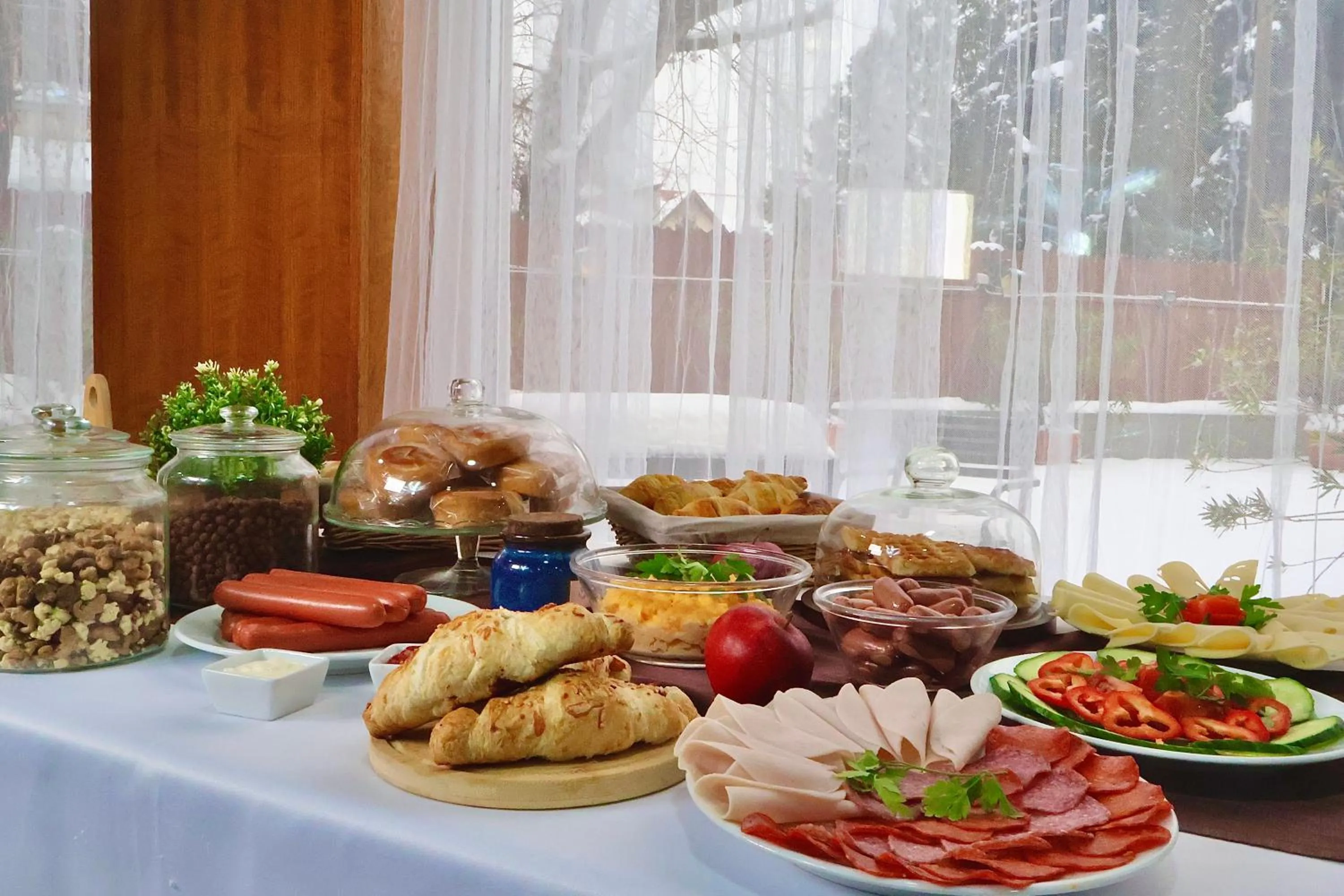 Restaurant/places to eat in Hotel Amadeus