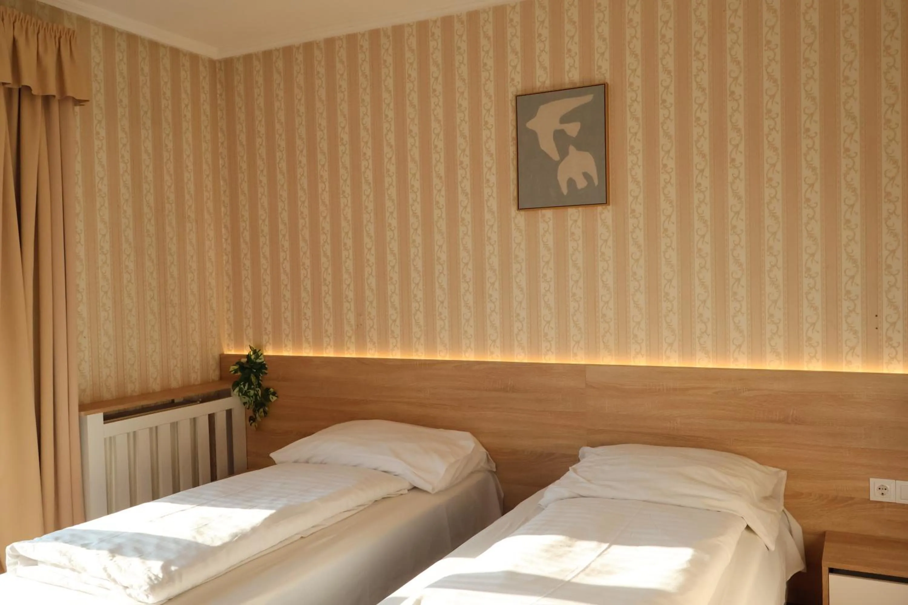 Bedroom, Bed in Hotel Amadeus