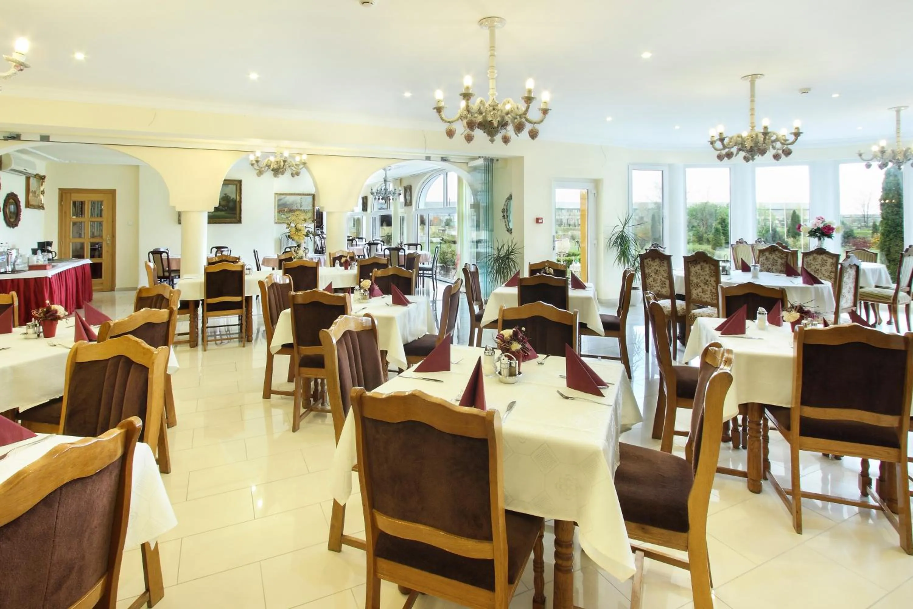 Restaurant/places to eat in Barokk Hotel